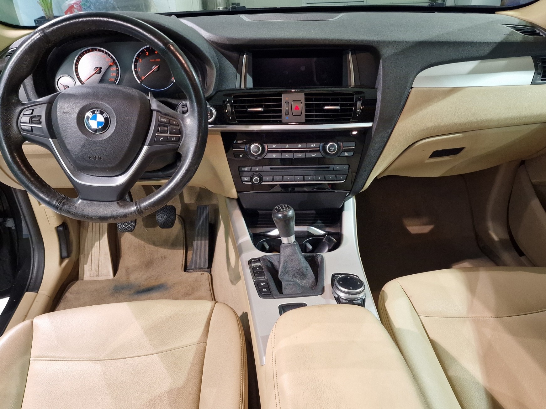 BMW X3 xDrive 20i-image-9