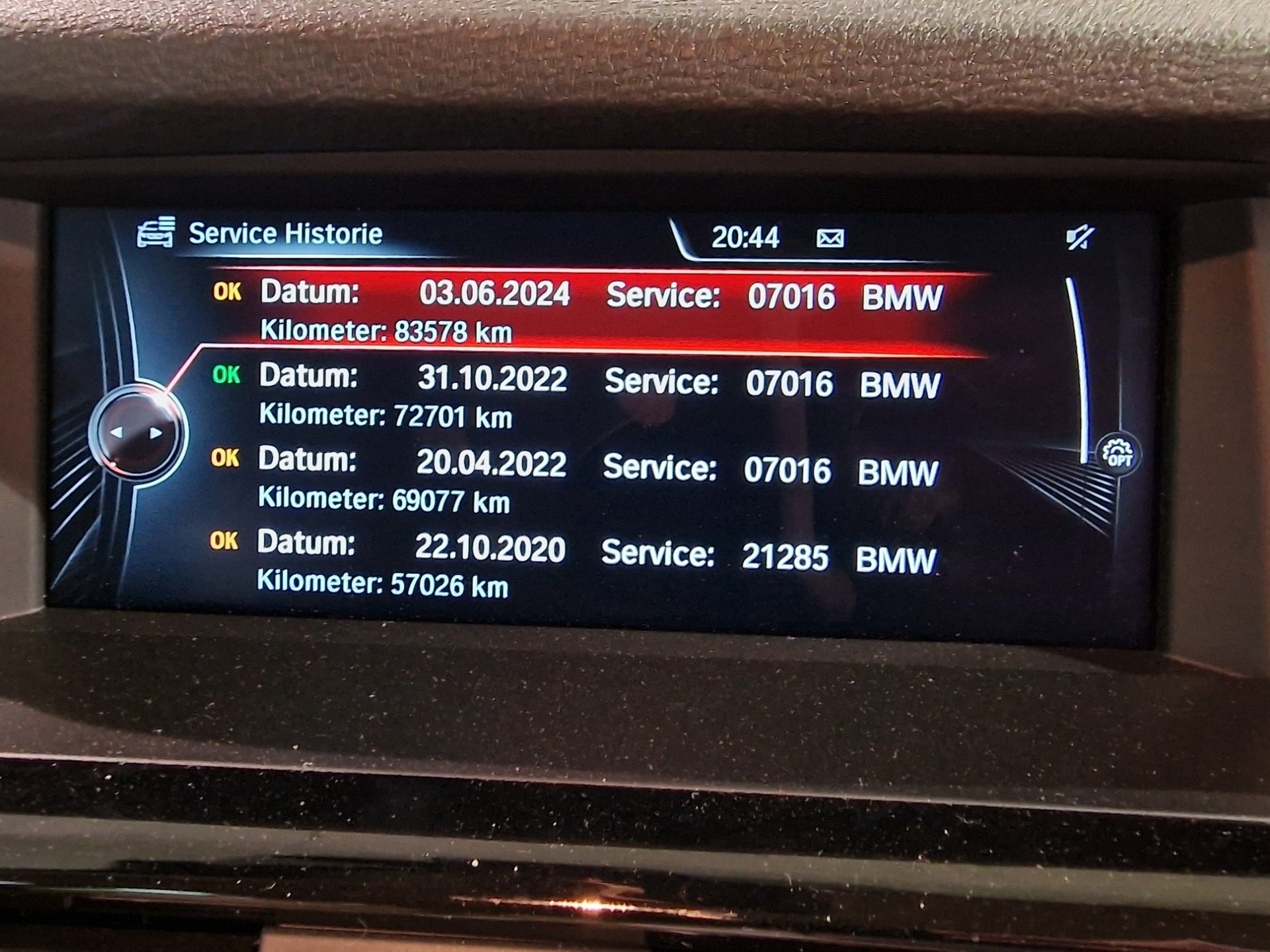 BMW X3 xDrive 20i-image-12