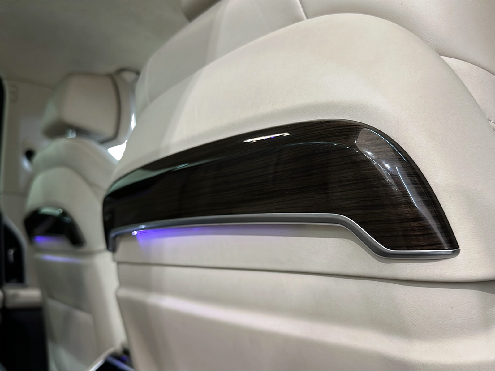 BMW 740d xDrive Steptronic-image-17
