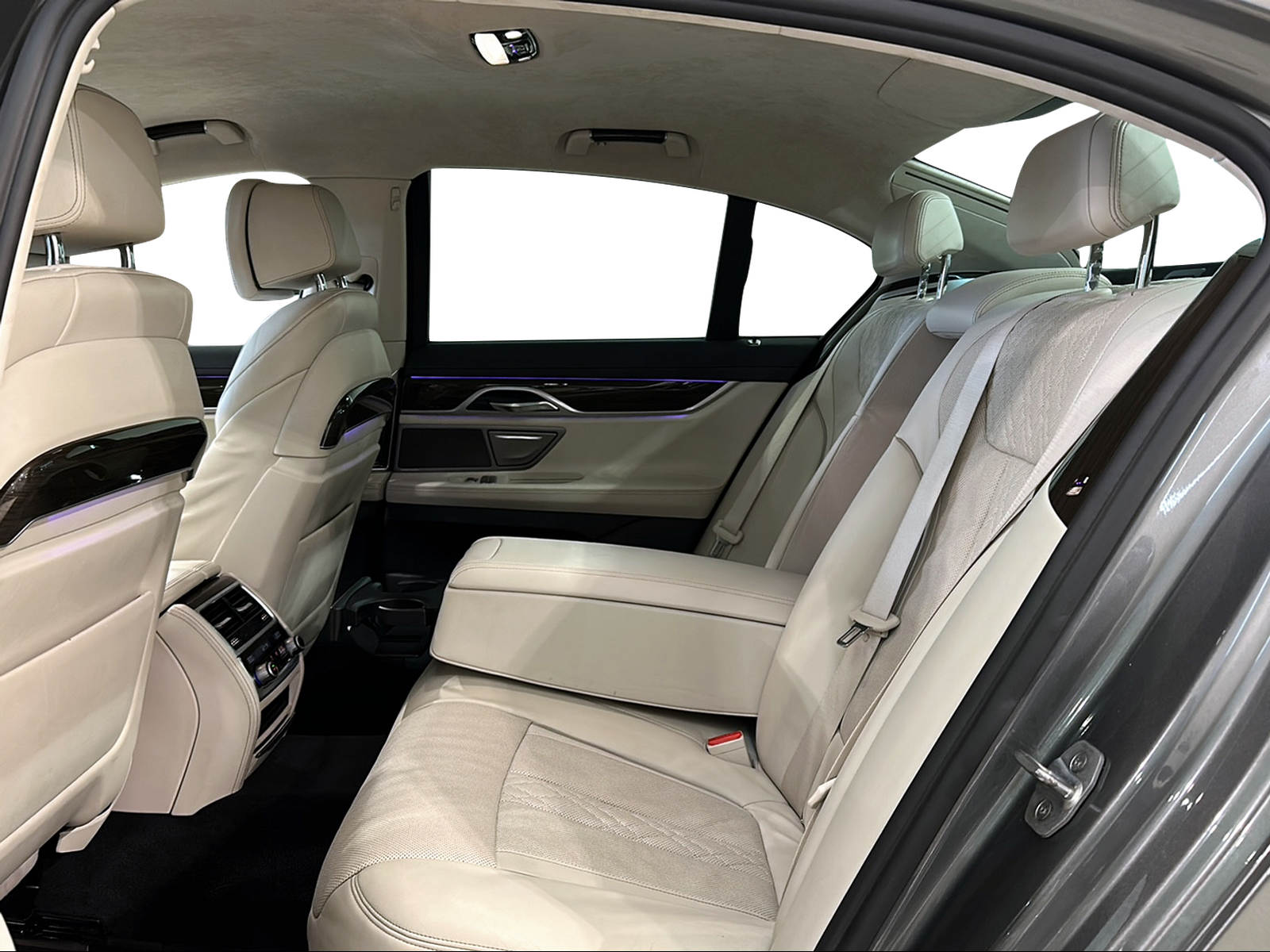 BMW 740d xDrive Steptronic-image-16