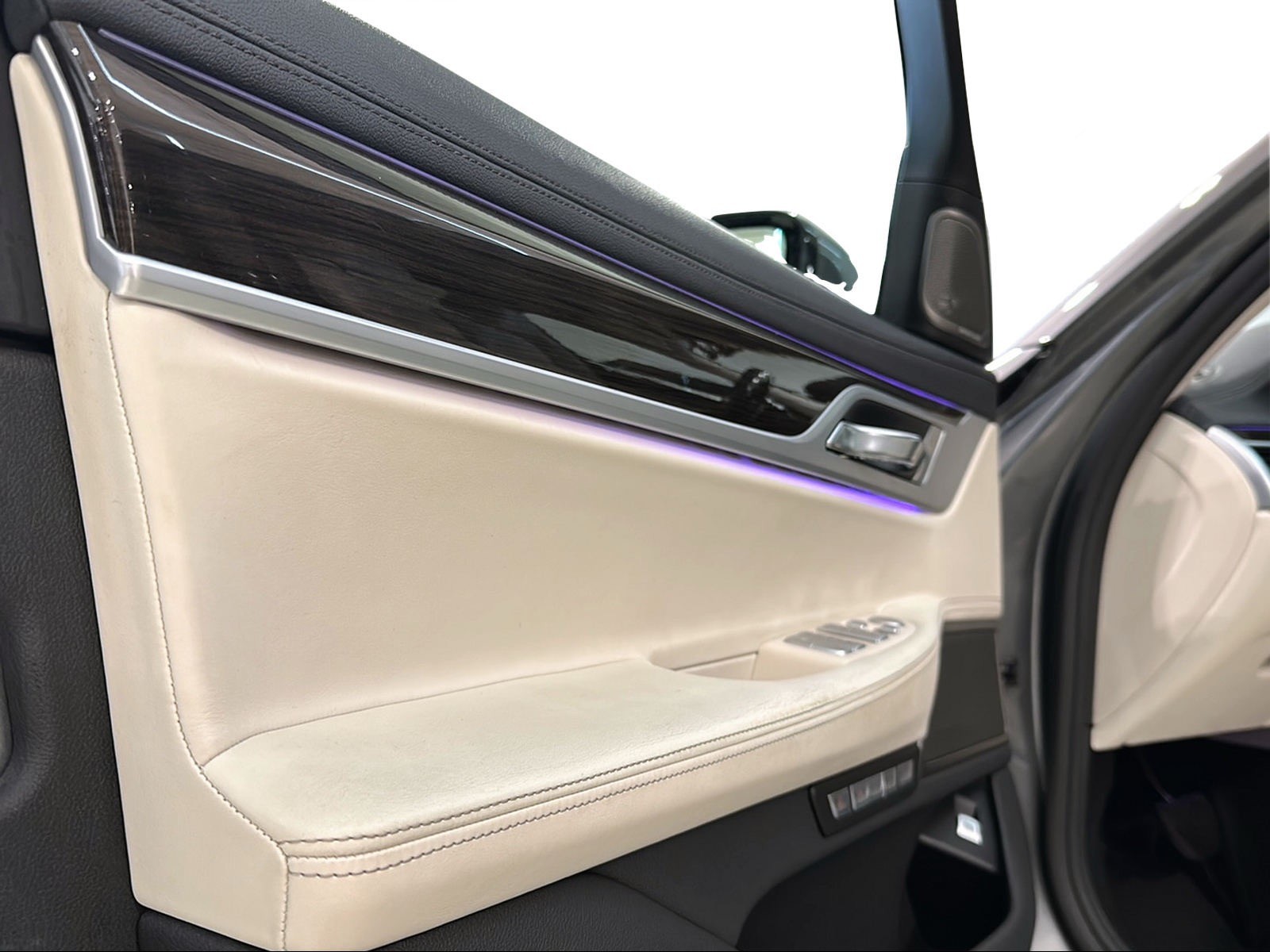 BMW 740d xDrive Steptronic-image-29