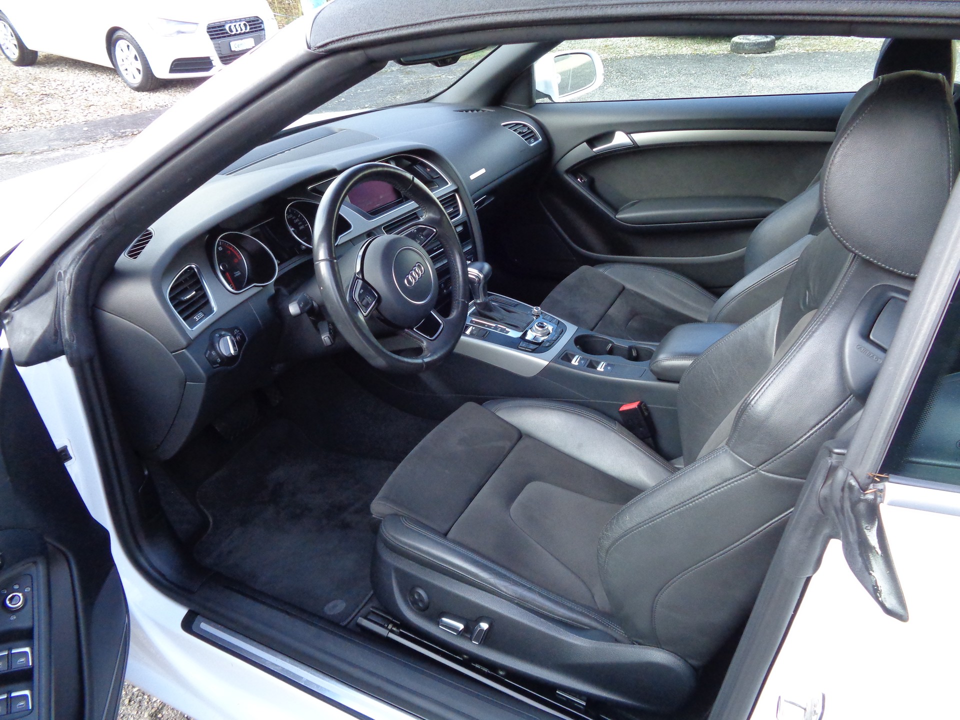 AUDI A5 Cabriolet 3.0 TFSI quattro S-tronic-image-8