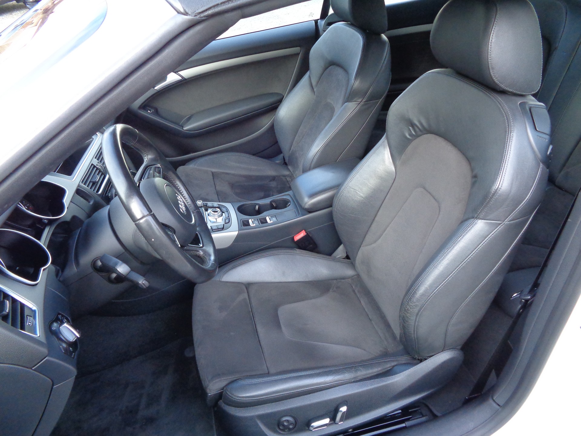AUDI A5 Cabriolet 3.0 TFSI quattro S-tronic-image-9