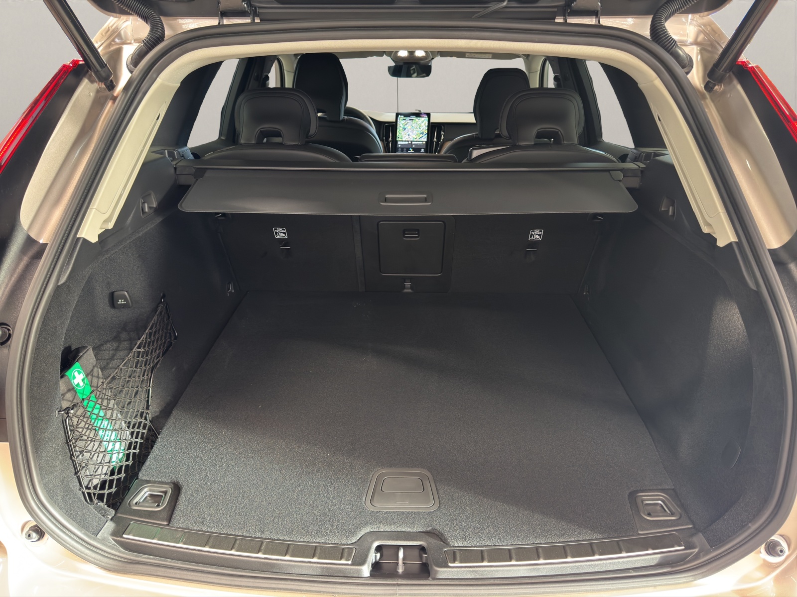 VOLVO XC60 2.0 T6 TE Ultra Dark eAWD-image-13