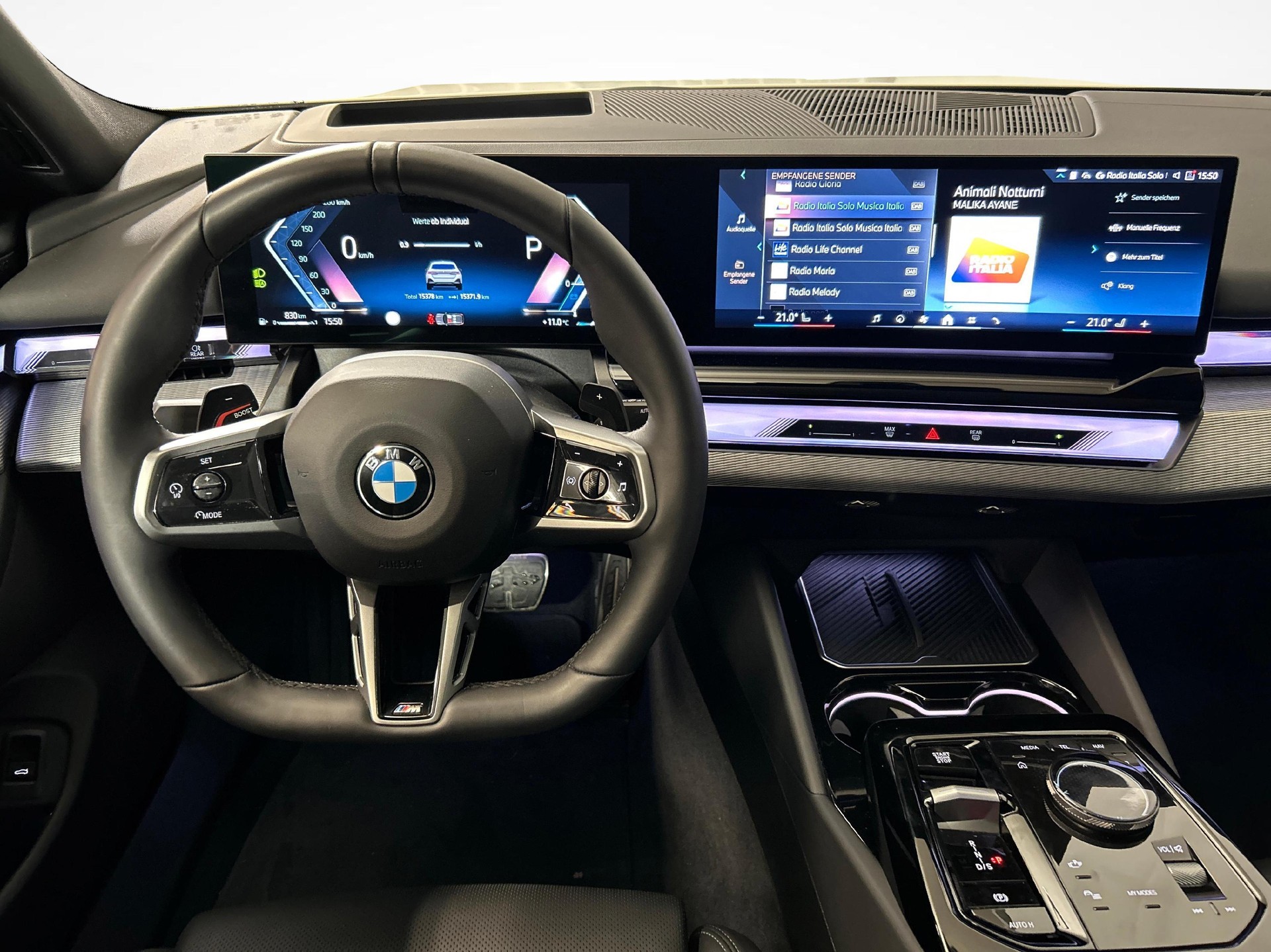 BMW 520d xDrive Touring-image-5