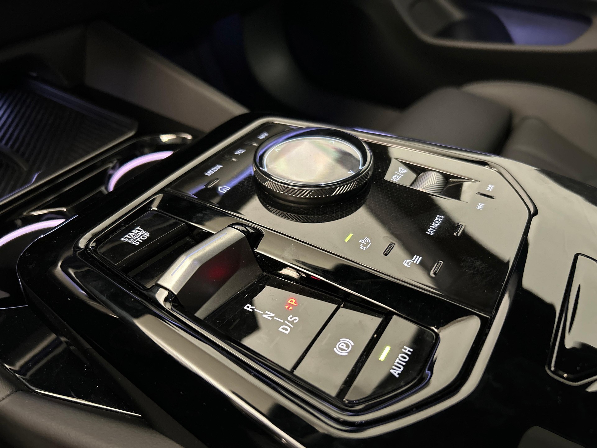 BMW 520d xDrive Touring-image-14