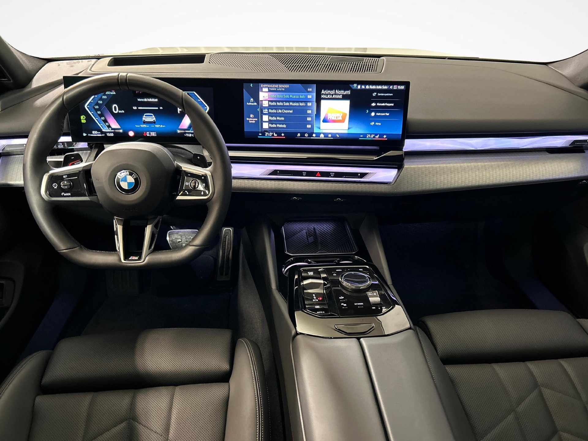 BMW 520d xDrive Touring-image-6