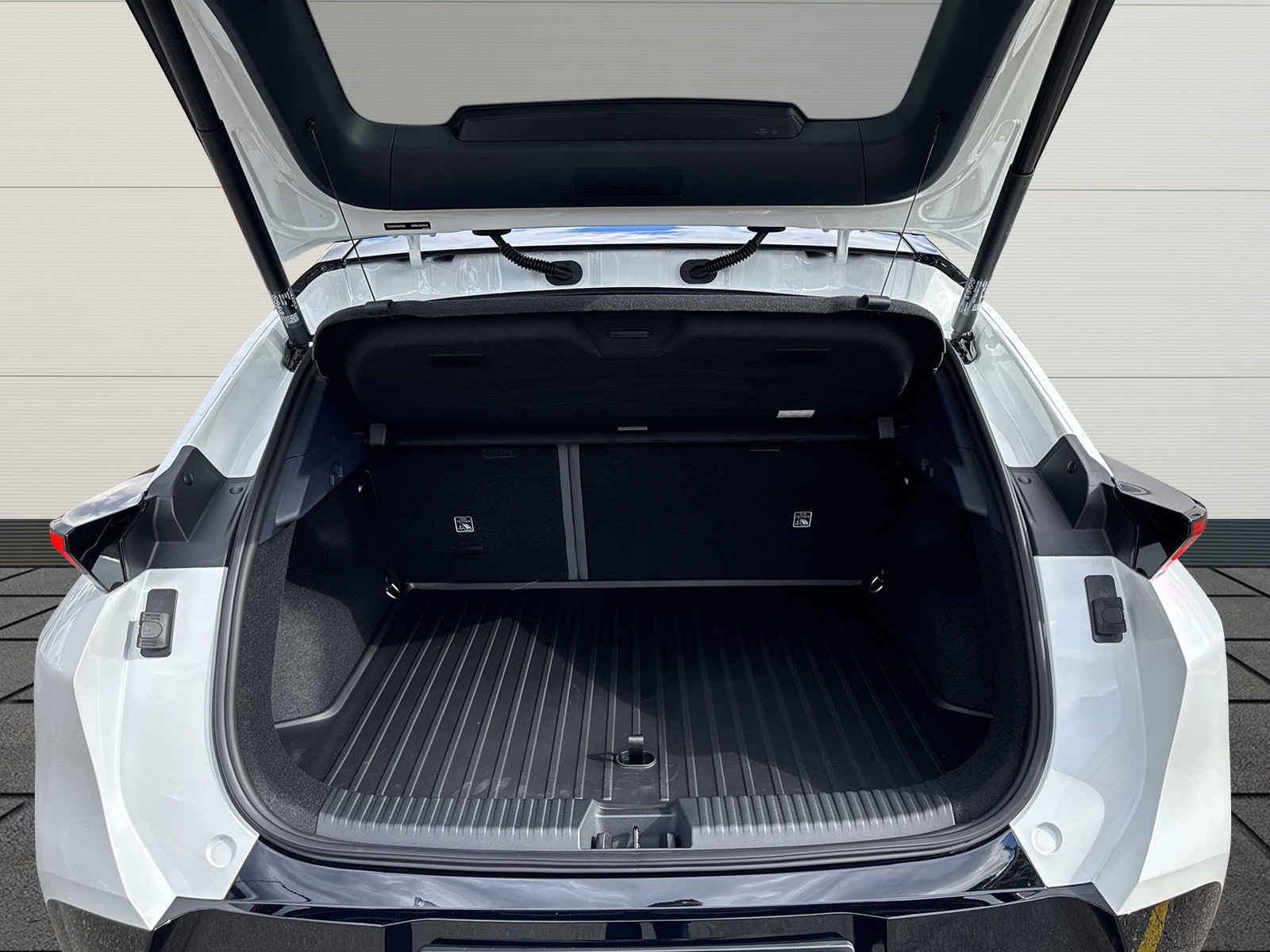 LYNK & CO 02 More-image-8