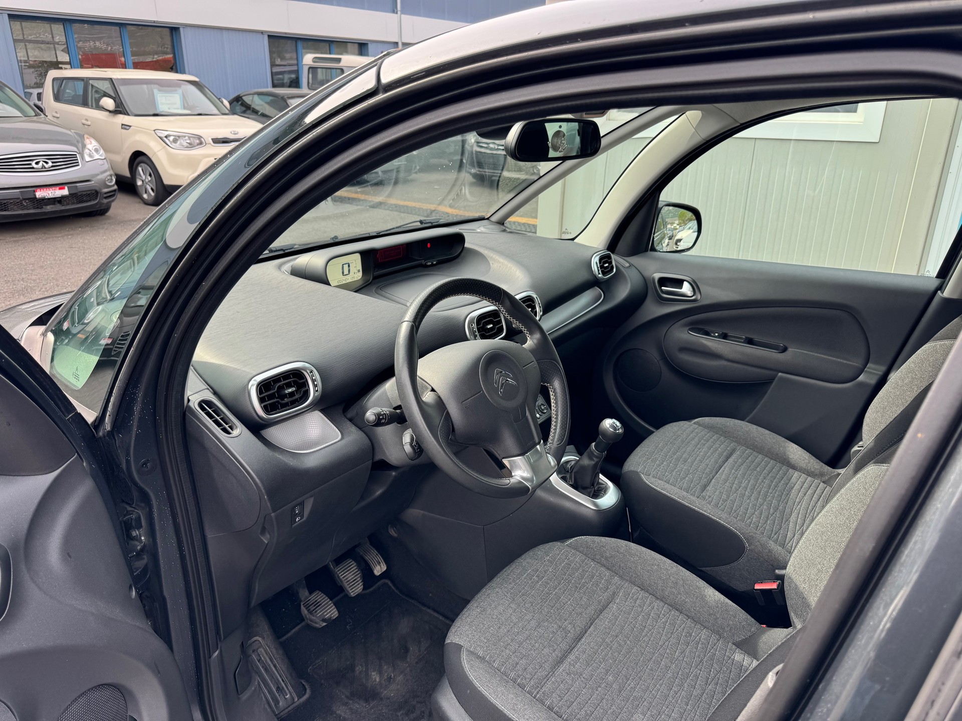 CITROEN C3 Picasso 1.2 Pure Tech Feel Edition-image-7