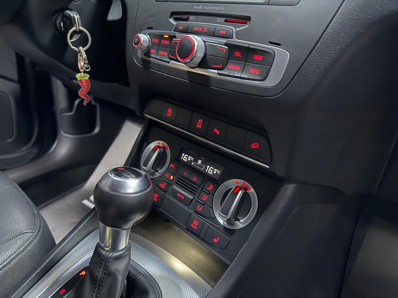 AUDI Q3 2.0 TFSI quattro S-tronic-image-10