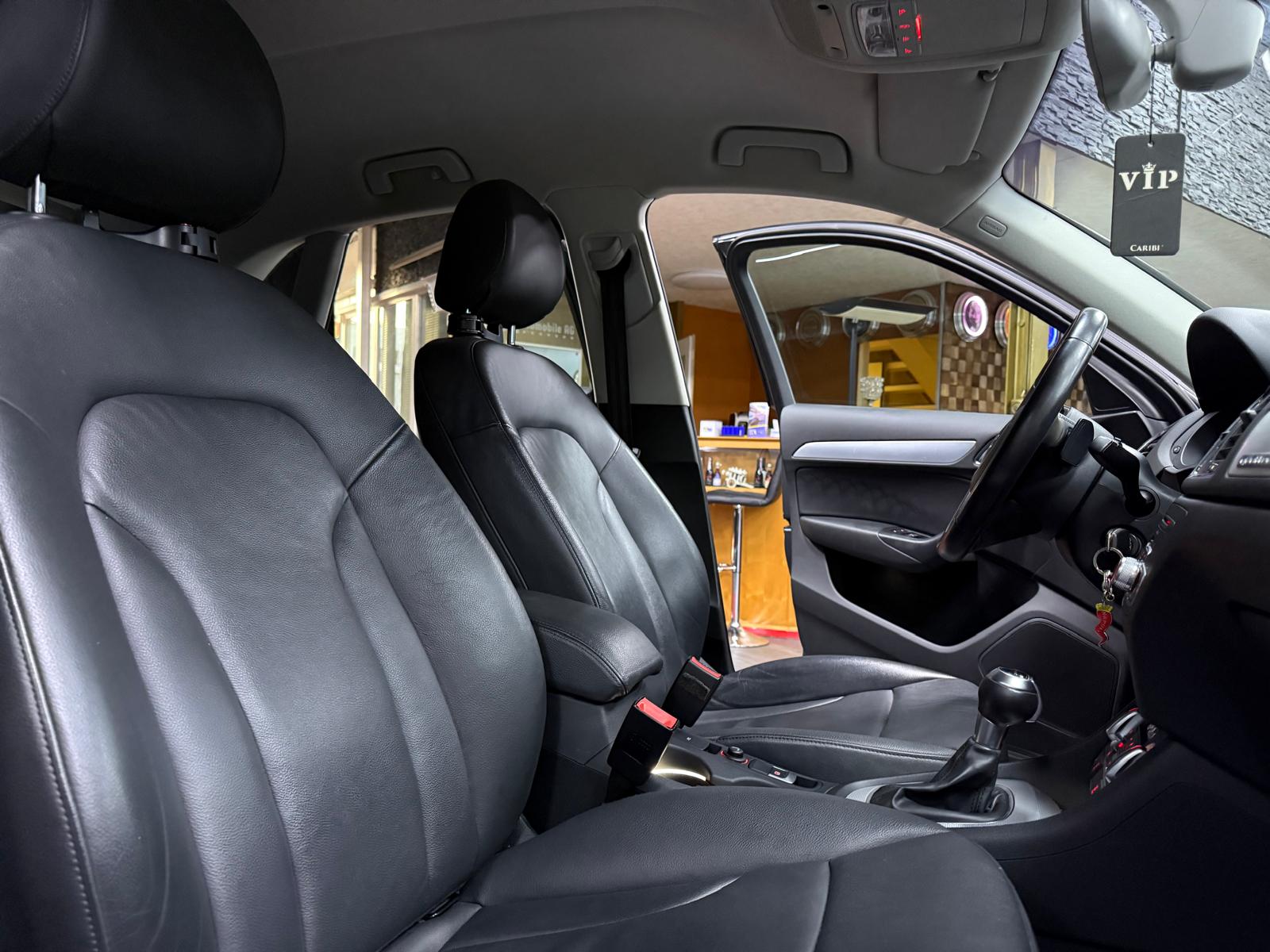 AUDI Q3 2.0 TFSI quattro S-tronic-image-8