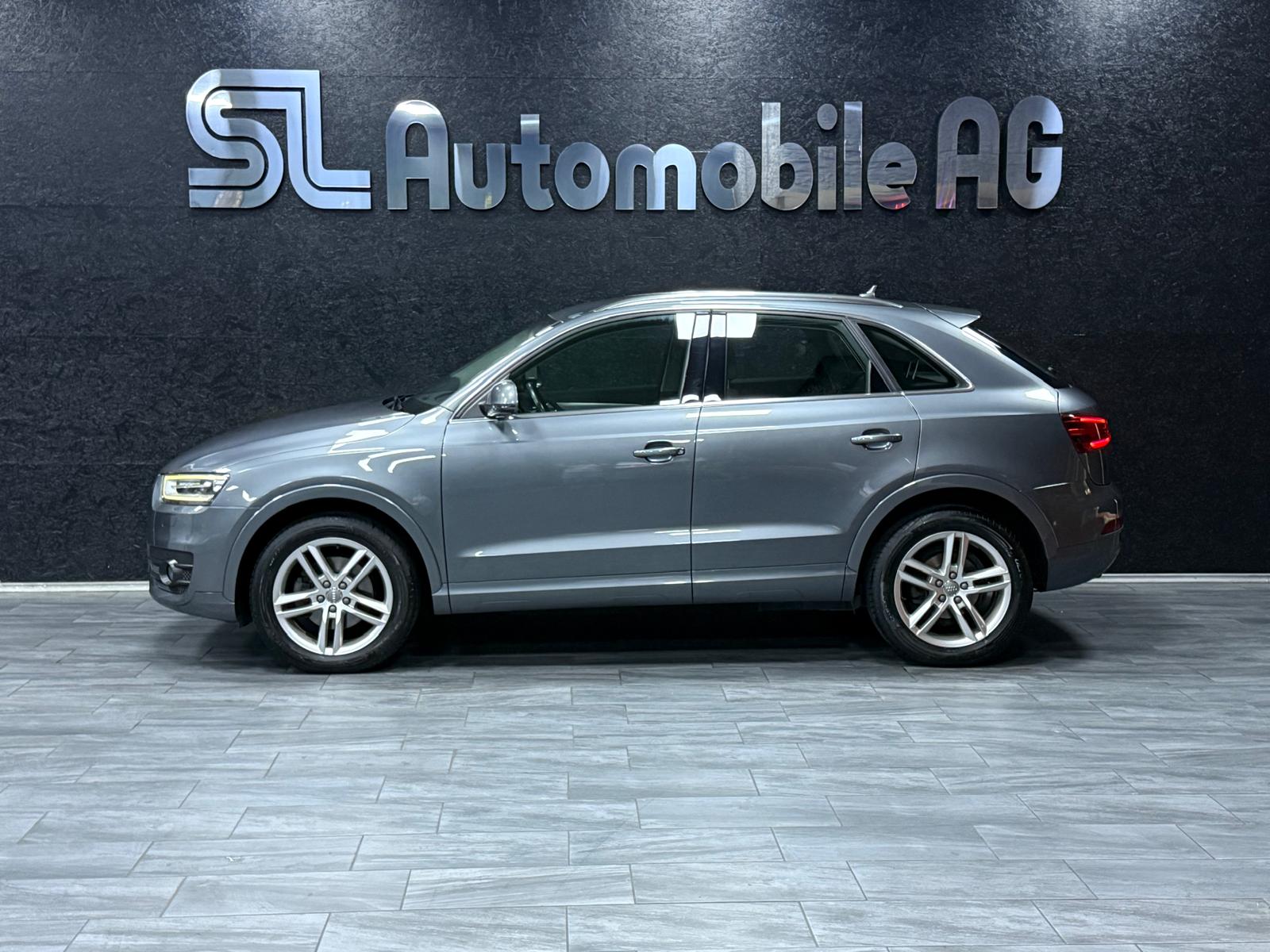 AUDI Q3 2.0 TFSI quattro S-tronic-image-3