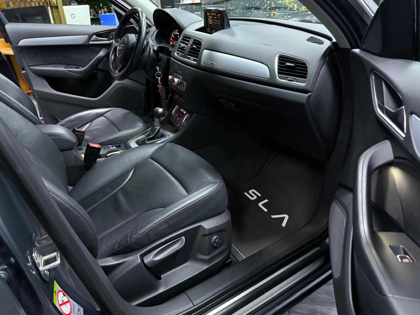 AUDI Q3 2.0 TFSI quattro S-tronic-image-6