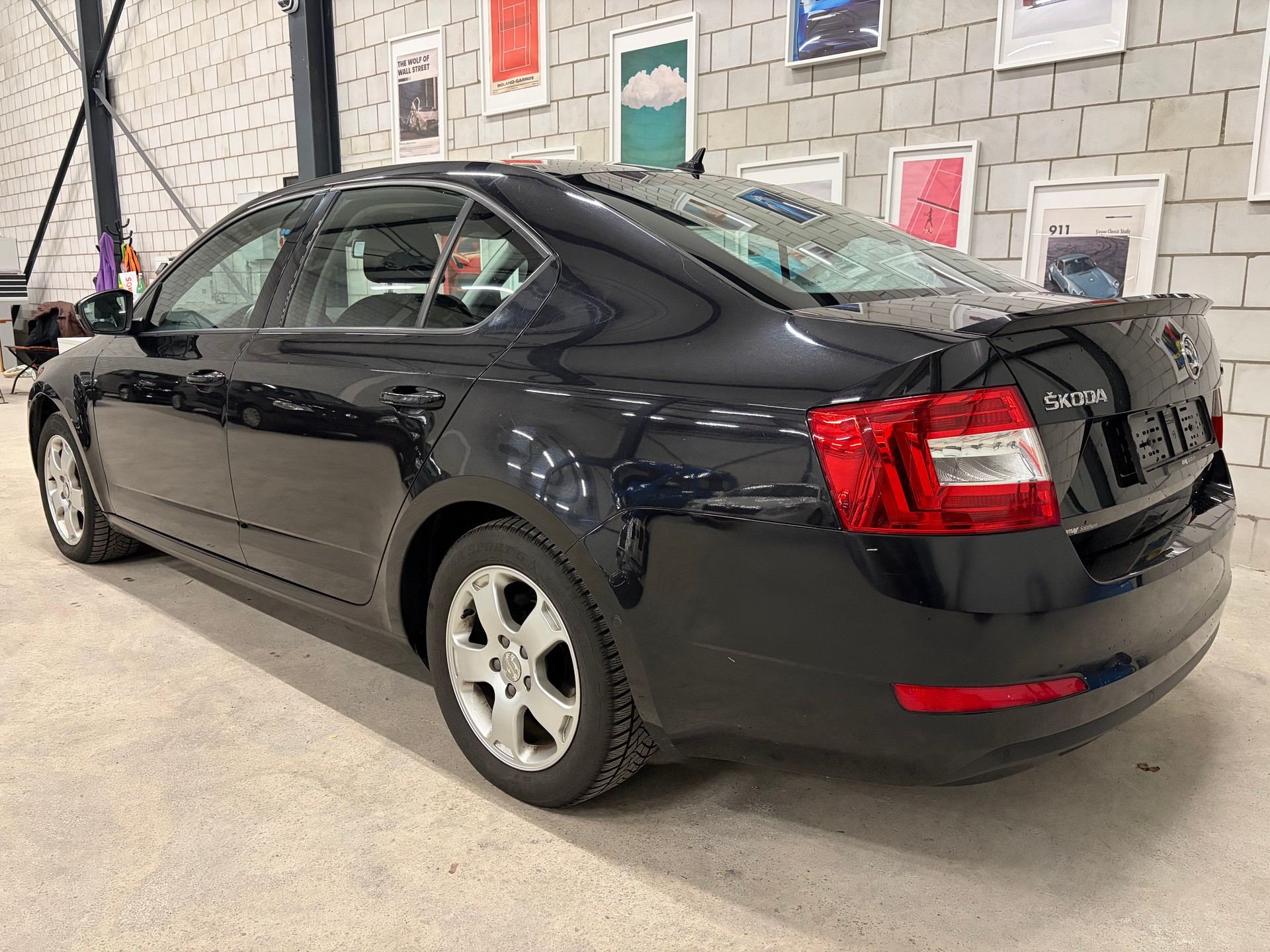 SKODA Octavia 2.0 TDI Elegance DSG-image-3