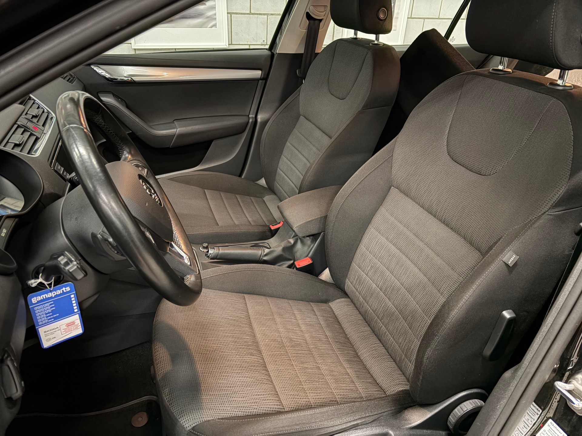 SKODA Octavia 2.0 TDI Elegance DSG-image-6