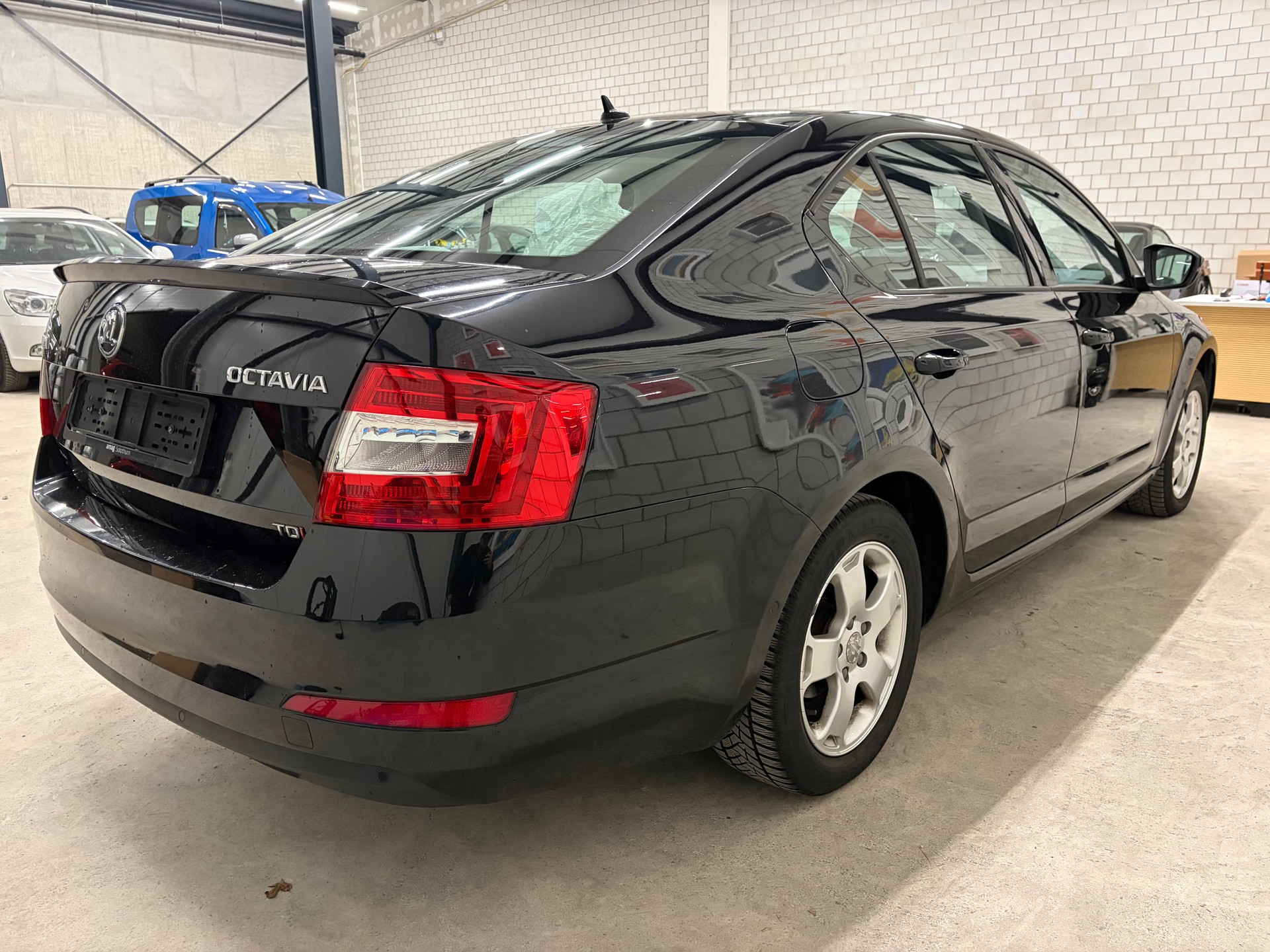 SKODA Octavia 2.0 TDI Elegance DSG-image-4