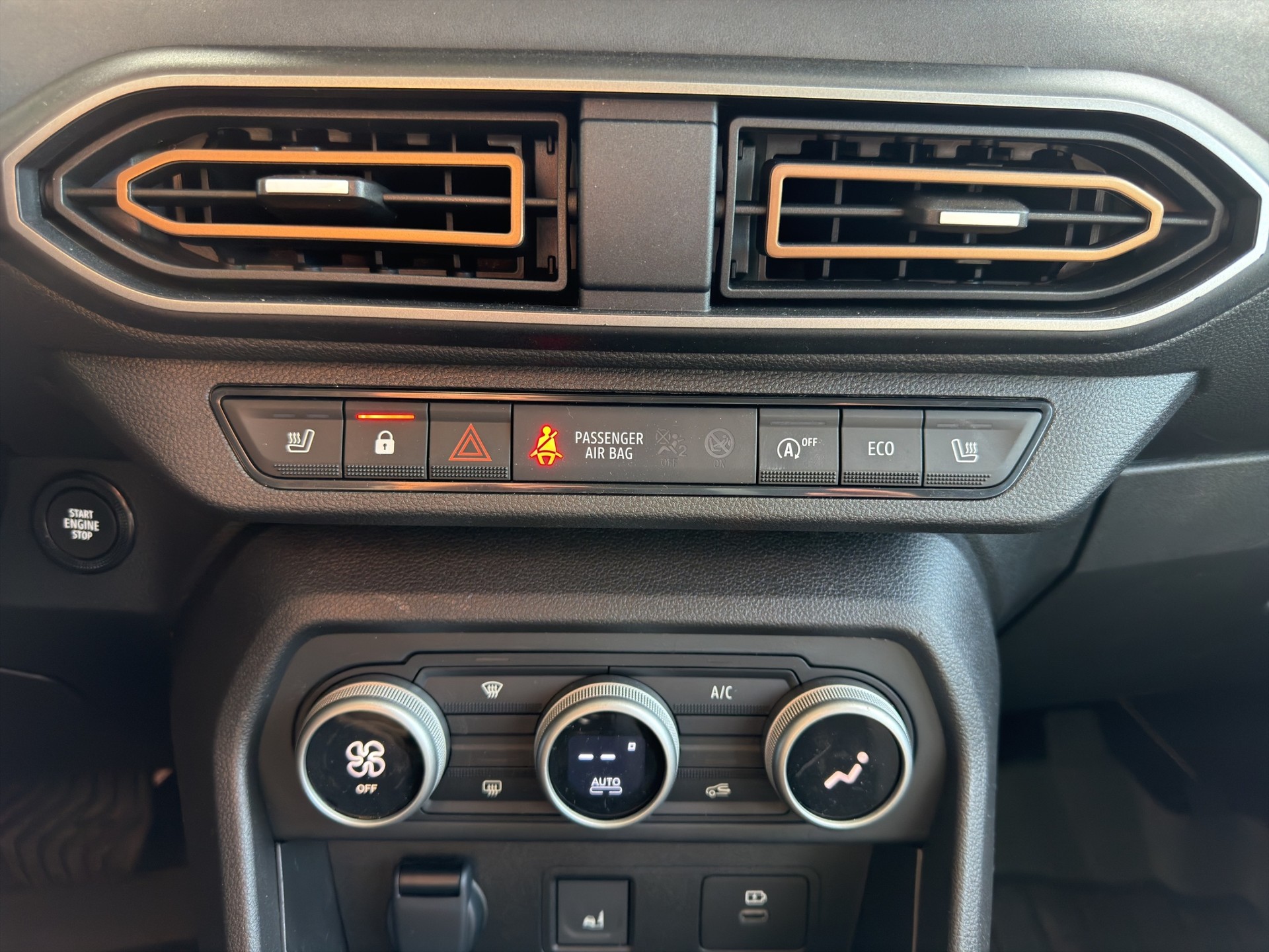 DACIA Sandero Stepway TCe 90 Extreme+ CVT-image-24