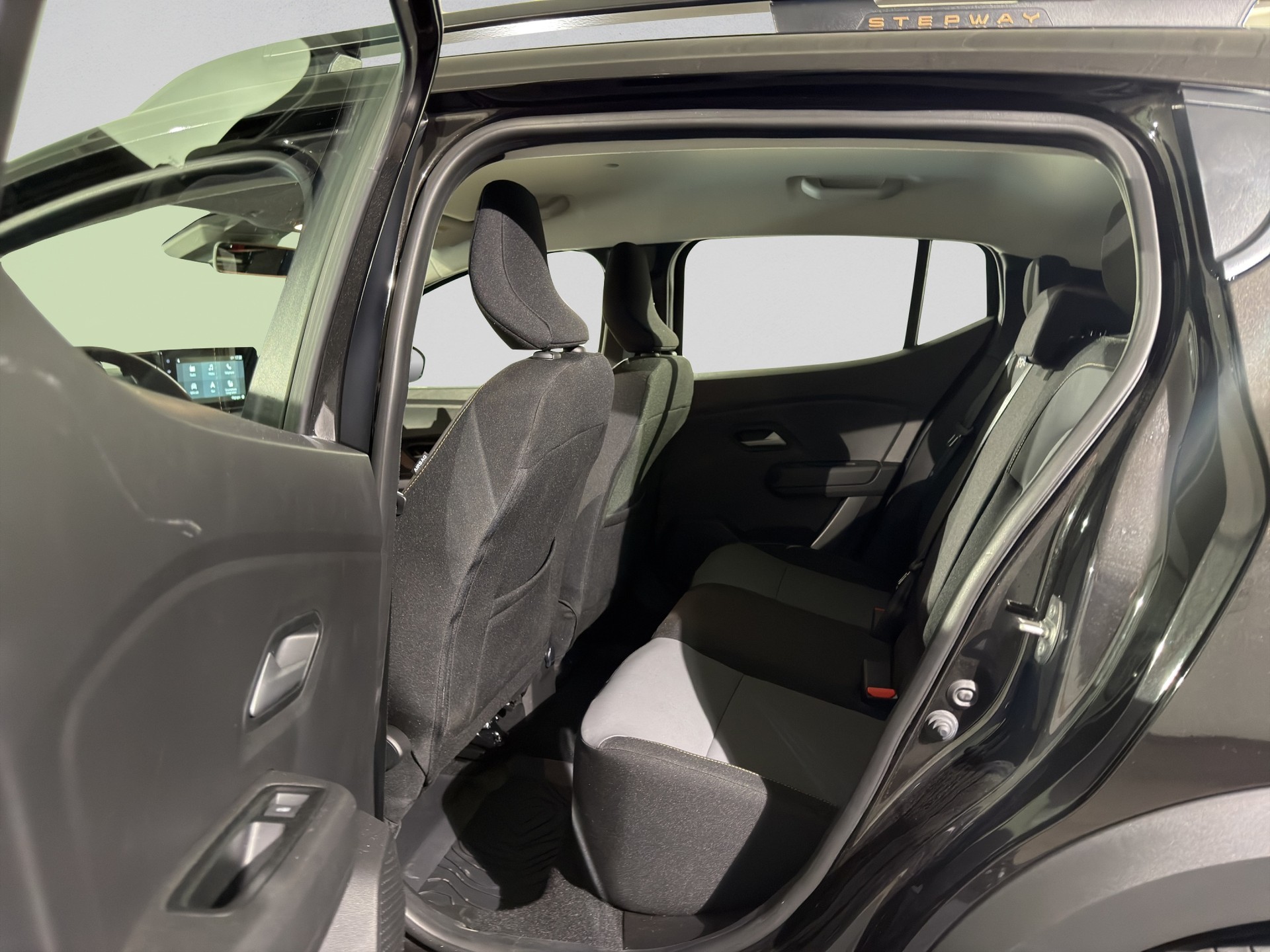 DACIA Sandero Stepway TCe 90 Extreme+ CVT-image-14
