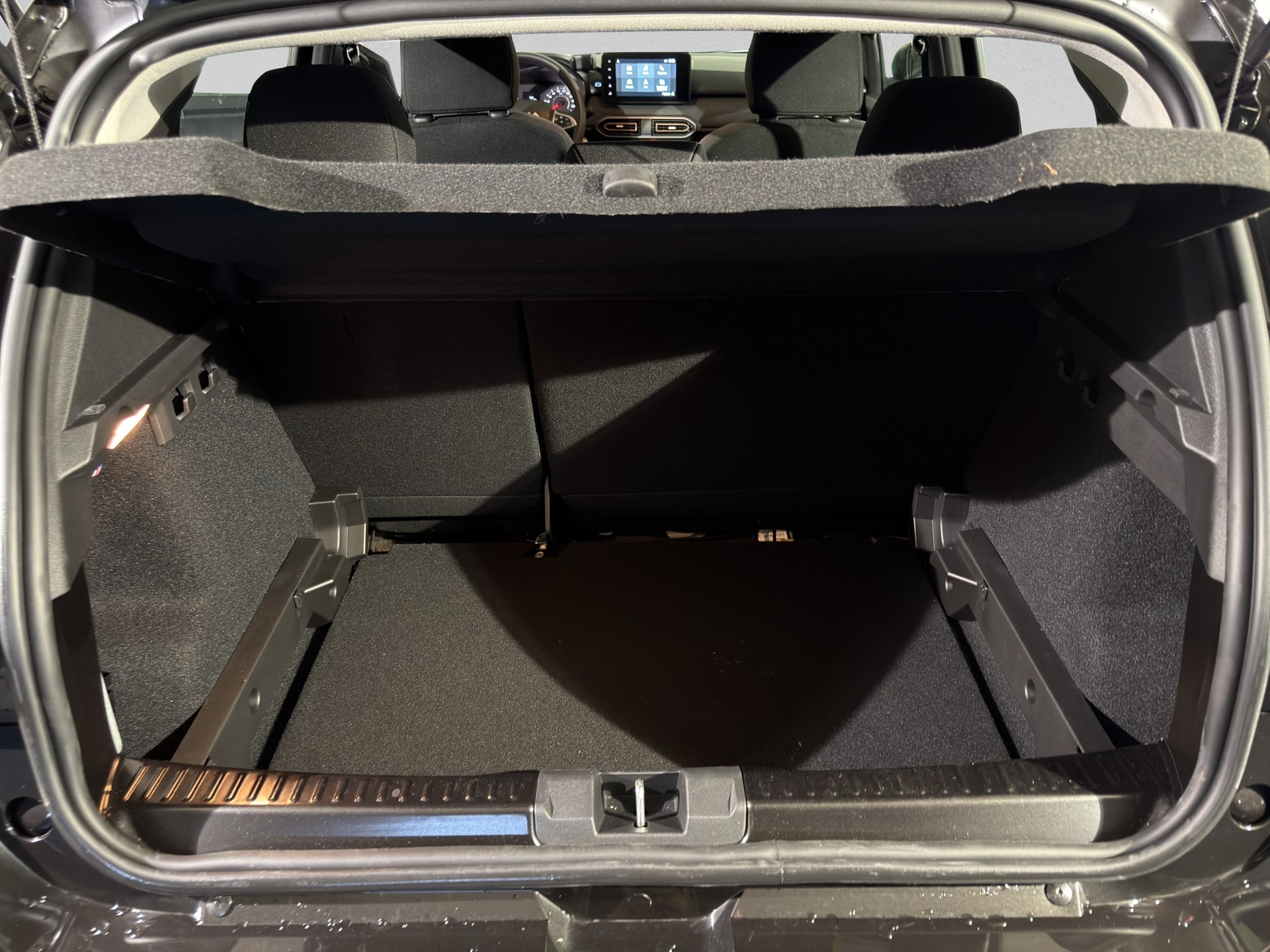 DACIA Sandero Stepway TCe 90 Extreme+ CVT-image-15