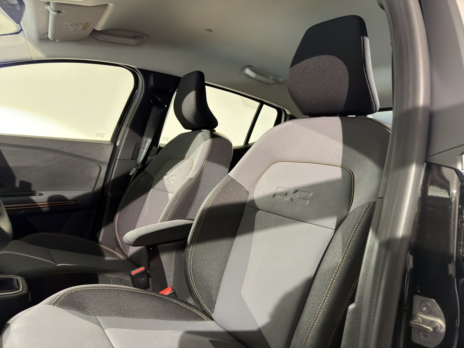 DACIA Sandero Stepway TCe 90 Extreme+ CVT-image-18