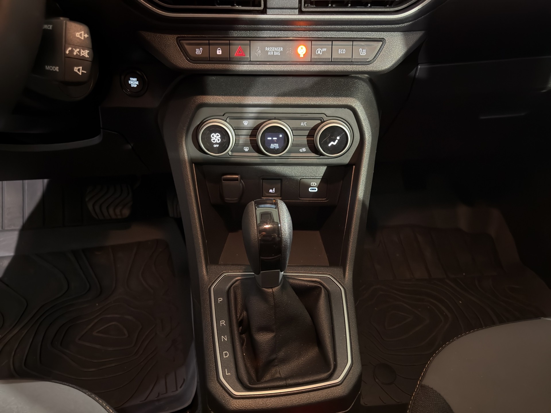 DACIA Sandero Stepway TCe 90 Extreme+ CVT-image-11