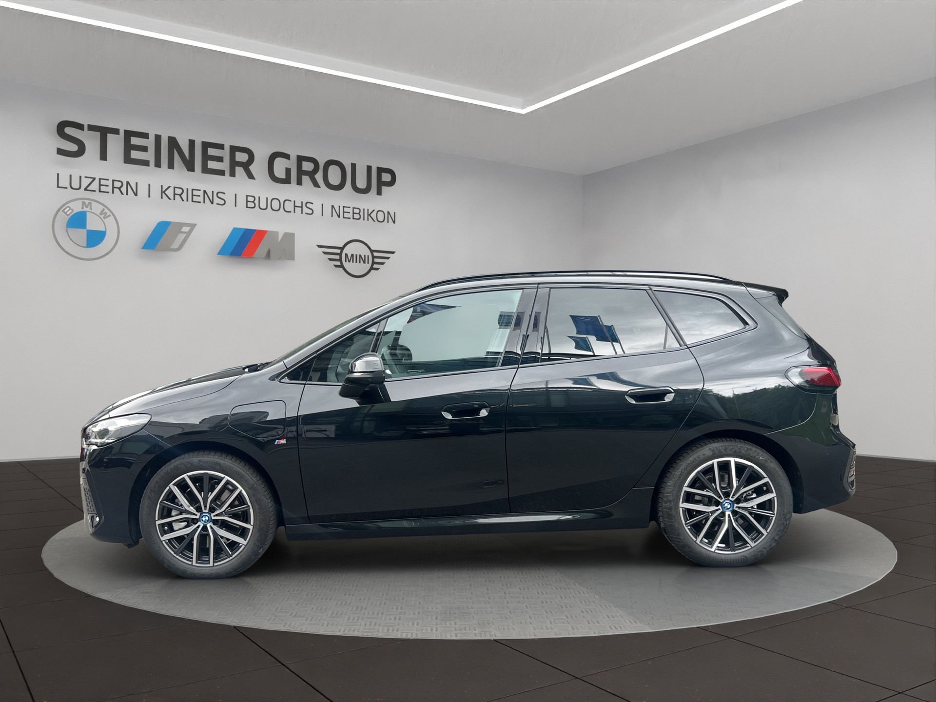 BMW 230e xDrive Active Tourer M Sport-image-8