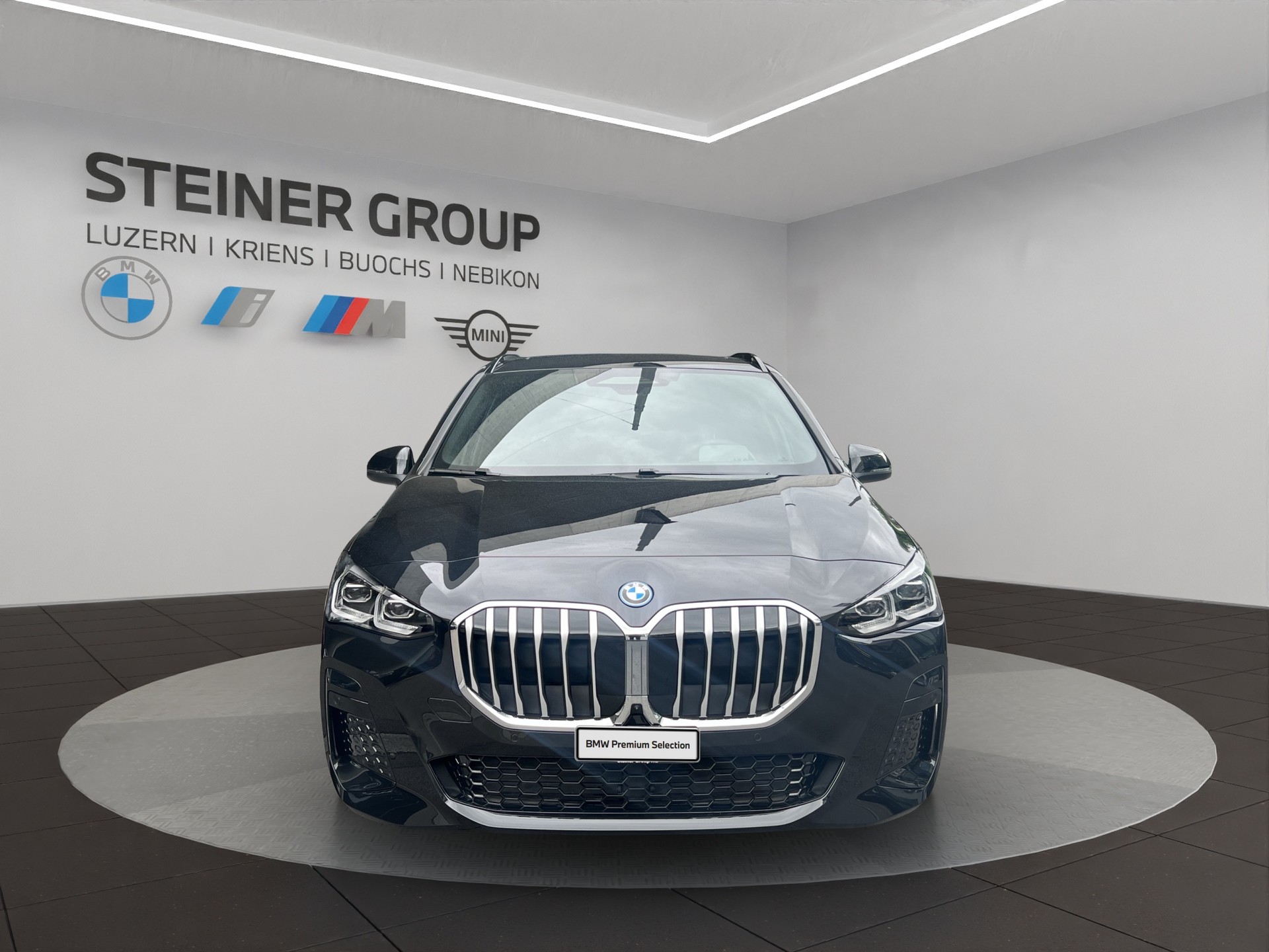 BMW 230e xDrive Active Tourer M Sport-image-2