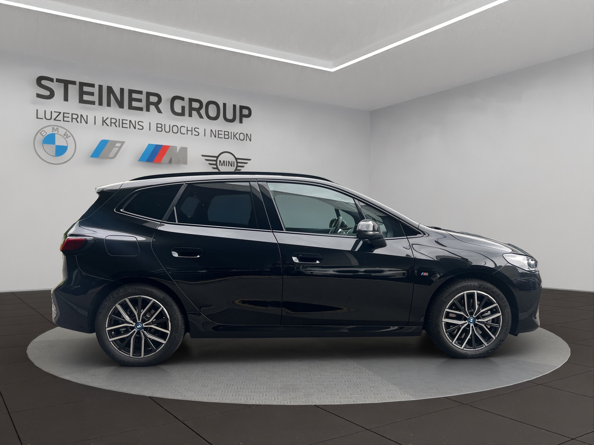 BMW 230e xDrive Active Tourer M Sport-image-4