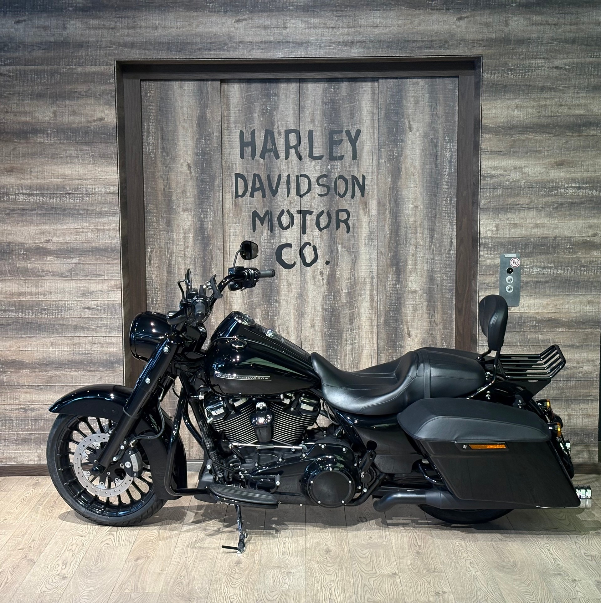 HARLEY-DAVIDSON FLHRXS Road King Special 107 ABS-showroom-element-3