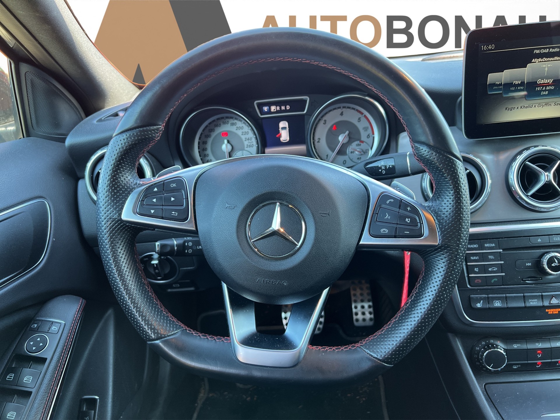 MERCEDES-BENZ GLA 220 d AMG Line 4Matic-image-16