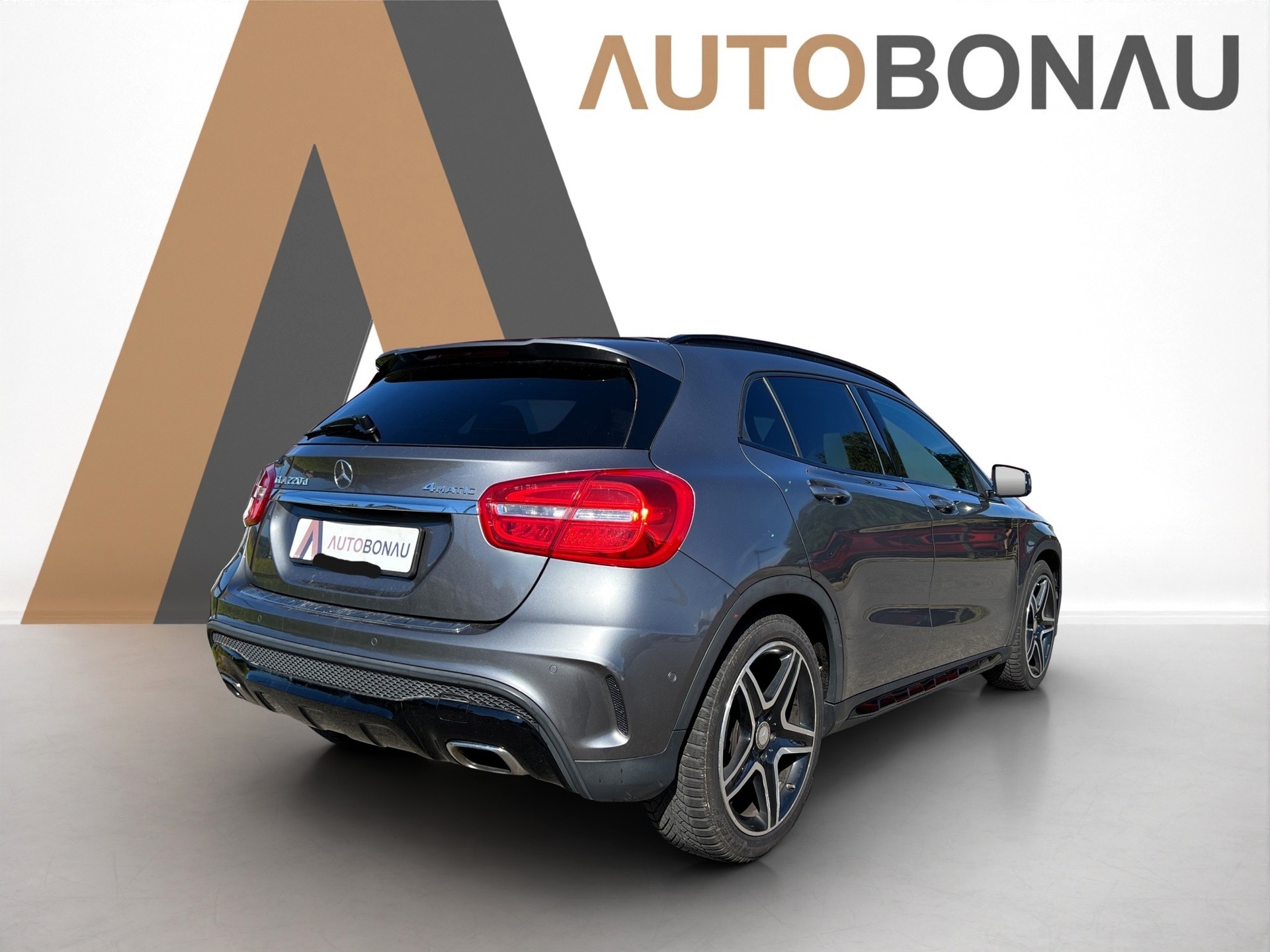 MERCEDES-BENZ GLA 220 d AMG Line 4Matic-image-4