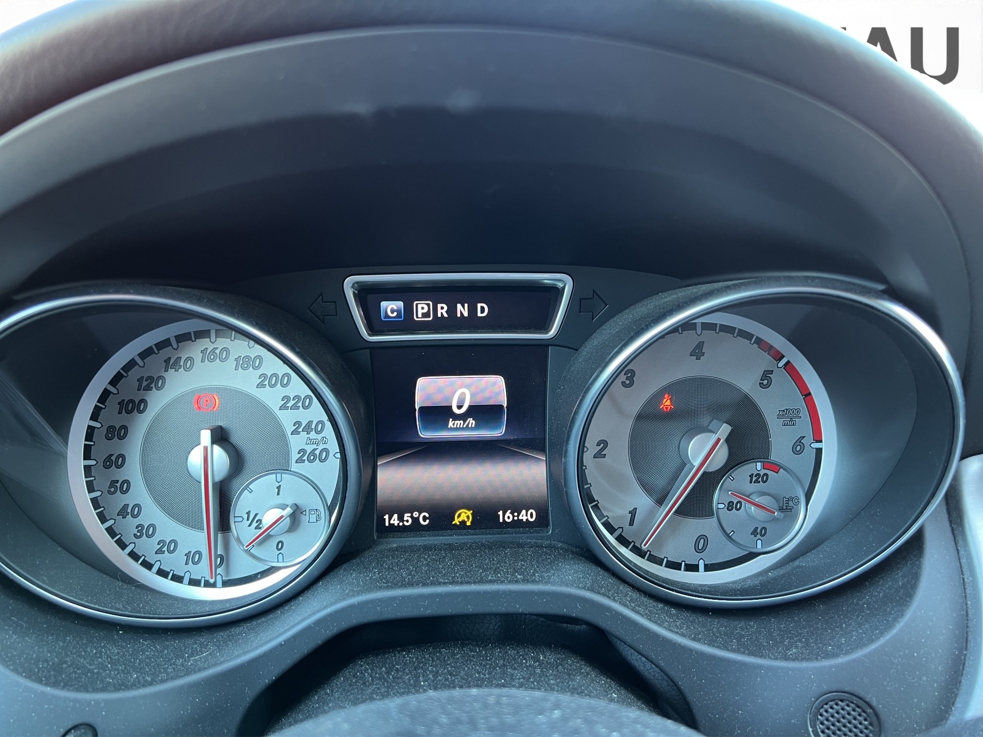 MERCEDES-BENZ GLA 220 d AMG Line 4Matic-image-17