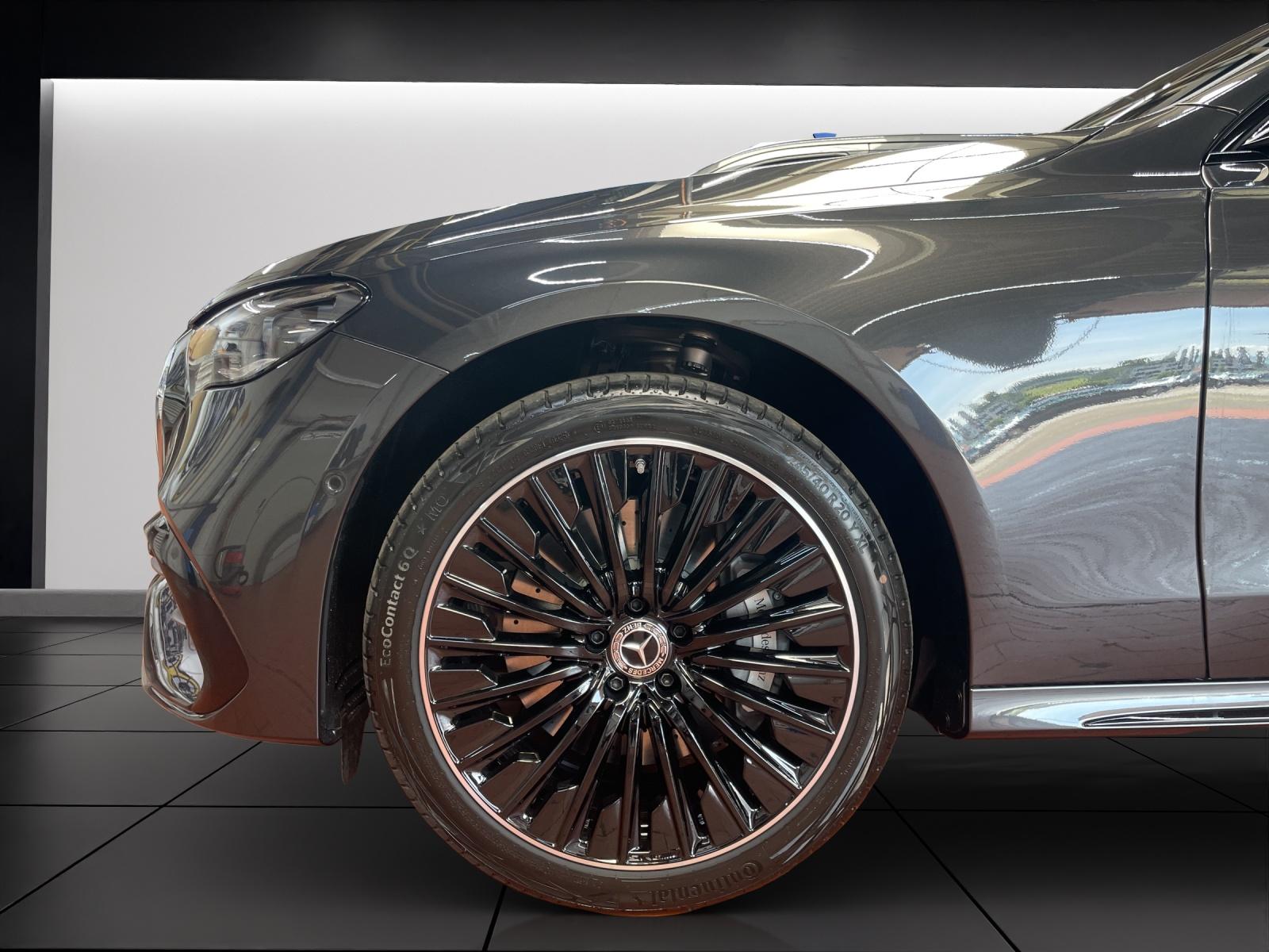 MERCEDES-BENZ E 220 d 4MATIC AMG Line-image-9