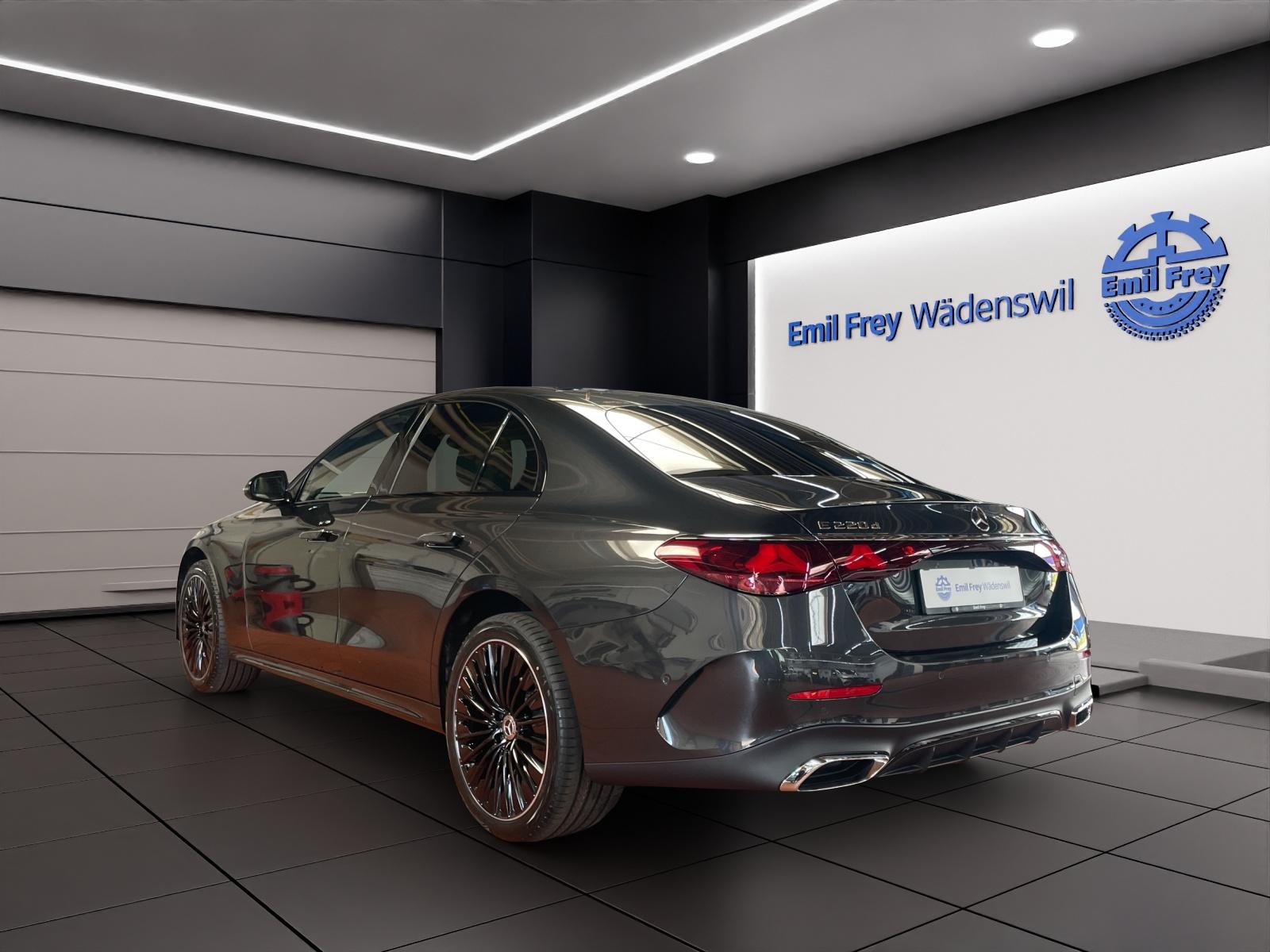 MERCEDES-BENZ E 220 d 4MATIC AMG Line-image-2