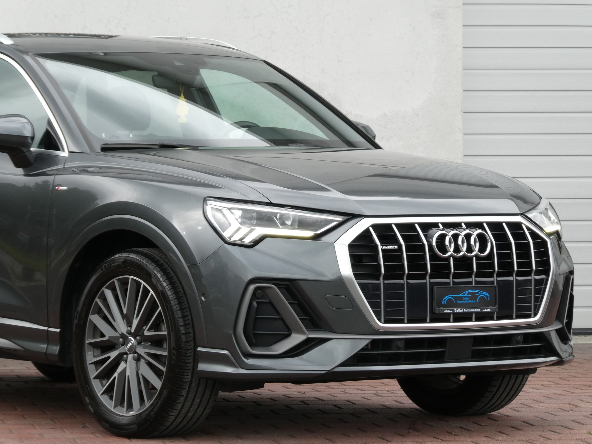 AUDI Q3 40 TDI S line quattro S-tronic (CH)-image-8