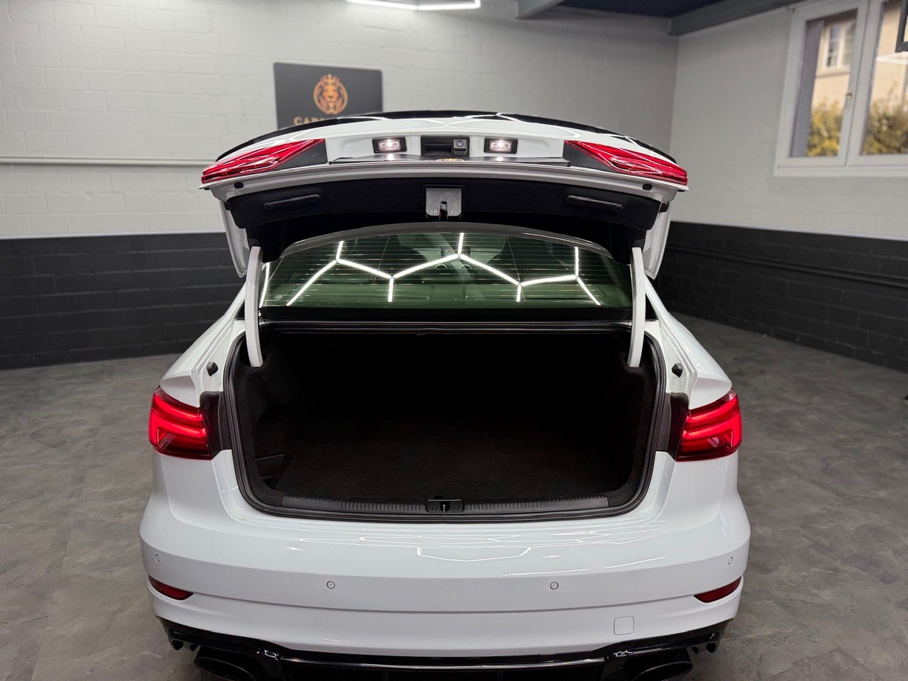 AUDI RS3 Limousine 2.5 TSI quattro | OHNE OPF | Aversus Wheels | Schiebedach | Bang&Olufsen | ACC-image-18