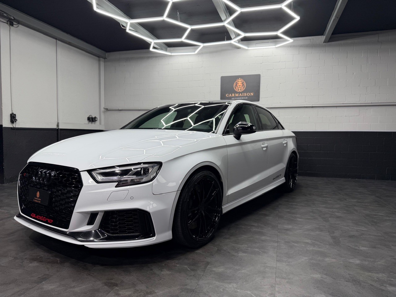 AUDI RS3 Limousine 2.5 TSI quattro | OHNE OPF | Aversus Wheels | Schiebedach | Bang&Olufsen | ACC-image-2
