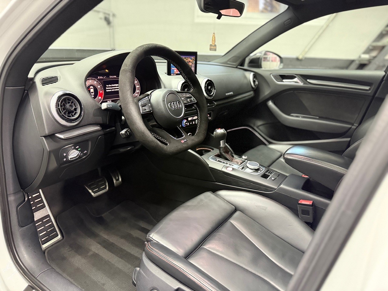 AUDI RS3 Limousine 2.5 TSI quattro | OHNE OPF | Aversus Wheels | Schiebedach | Bang&Olufsen | ACC-image-13