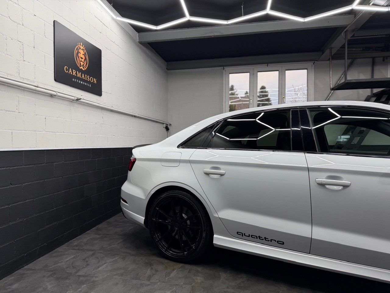 AUDI RS3 Limousine 2.5 TSI quattro | OHNE OPF | Aversus Wheels | Schiebedach | Bang&Olufsen | ACC-image-4