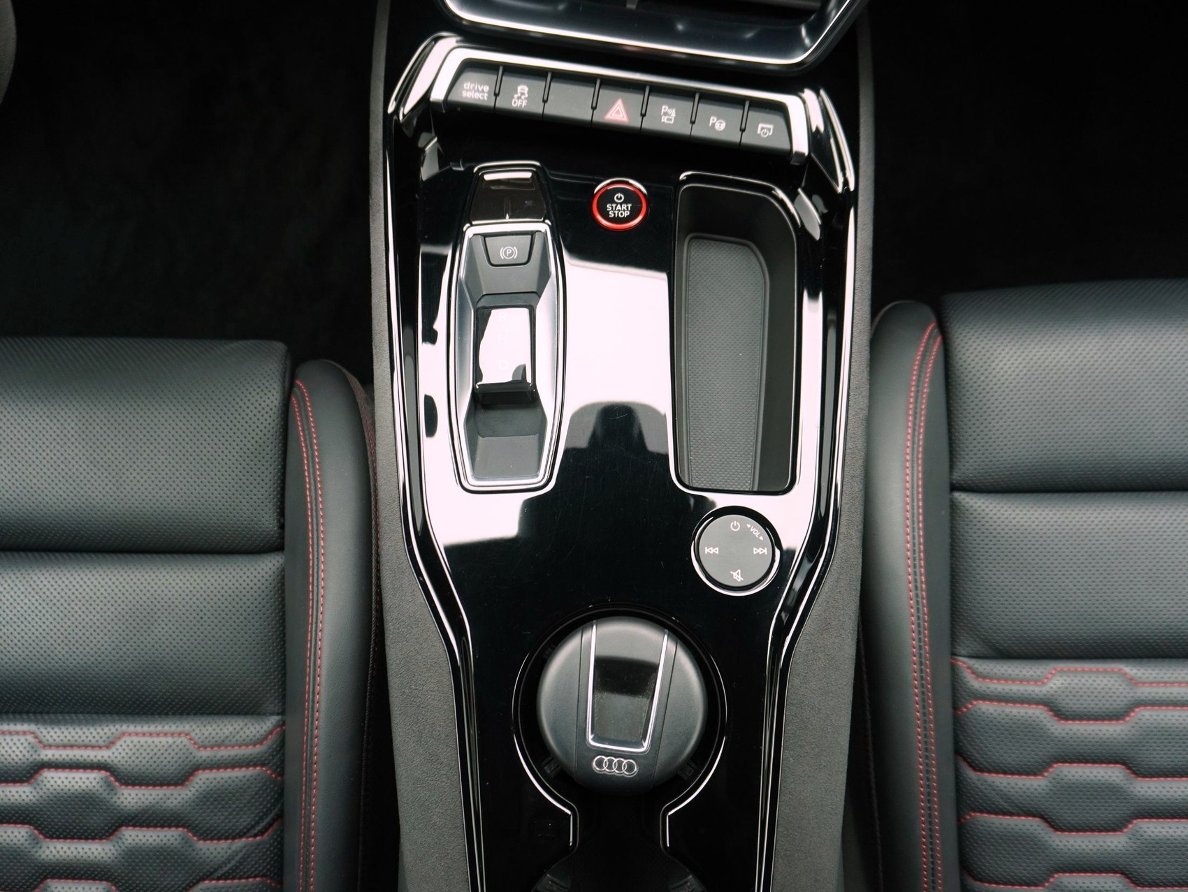 AUDI e-tron GT RS quattro **Carbon Optik / Hinterachslenkung / Matrix / uvm.**-image-15