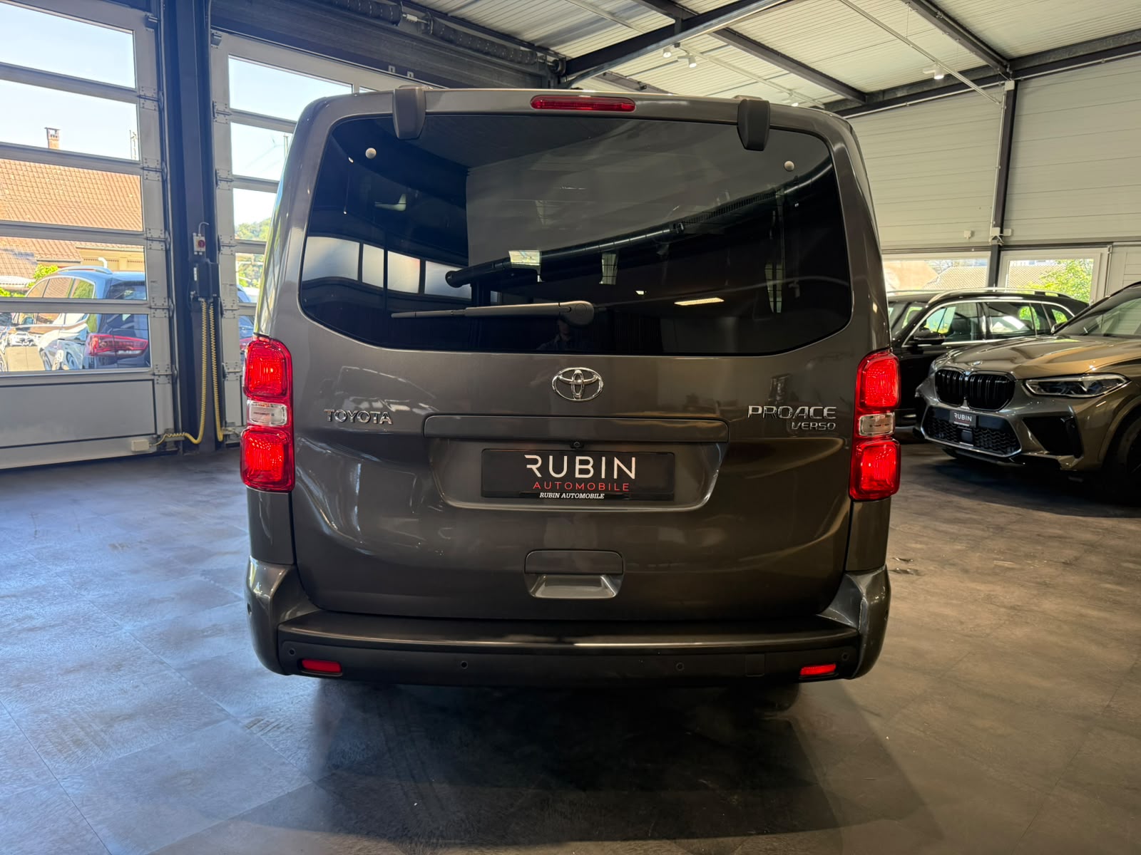 TOYOTA Proace Verso 2.0 D-4D VIP Long Automatic-showroom-element-3