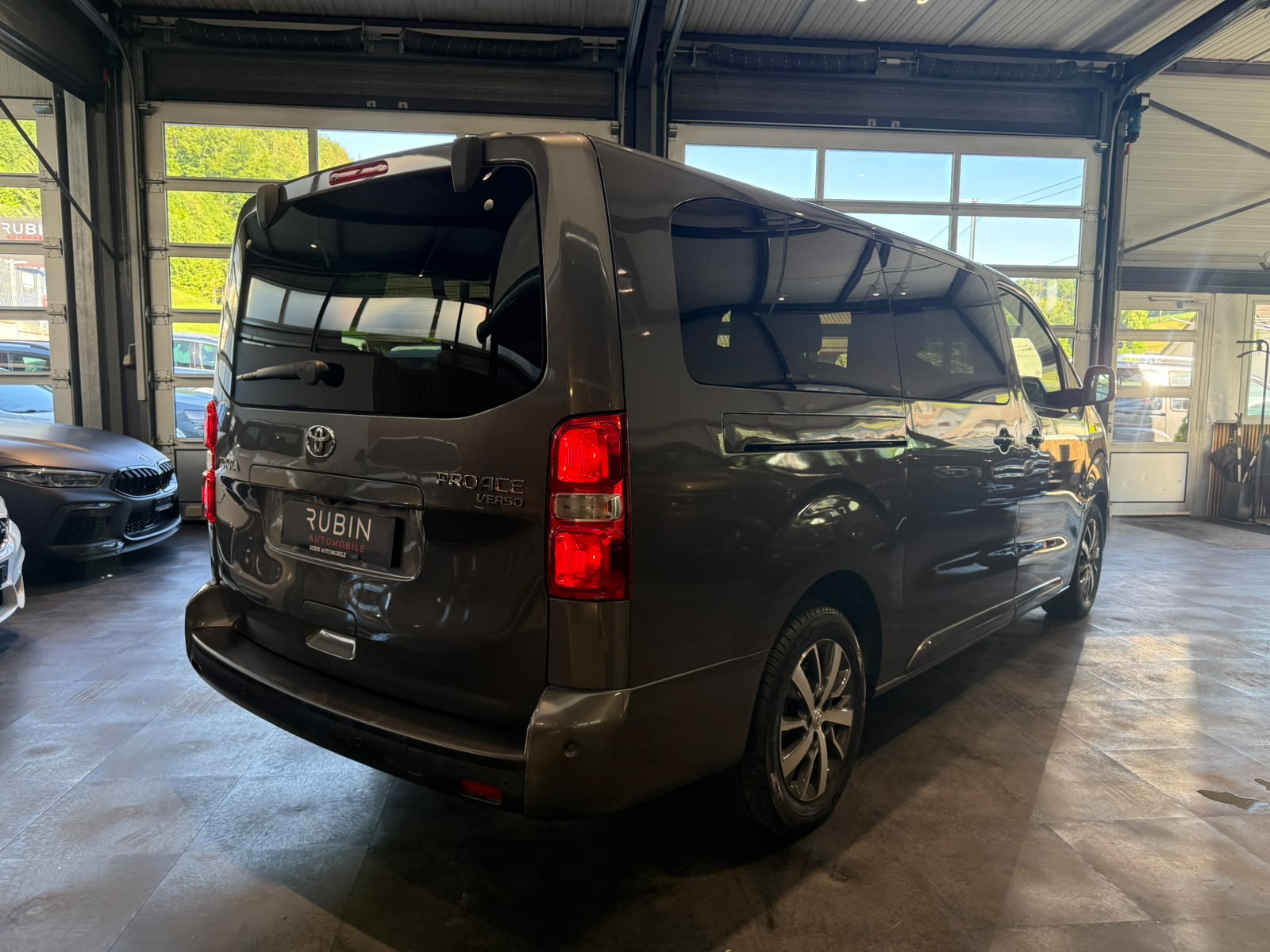 TOYOTA Proace Verso 2.0 D-4D VIP Long Automatic-image-5