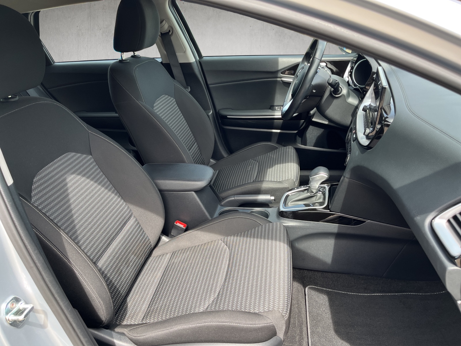 KIA Ceed SW 1.5 T-GDi MHEV Power-image-12