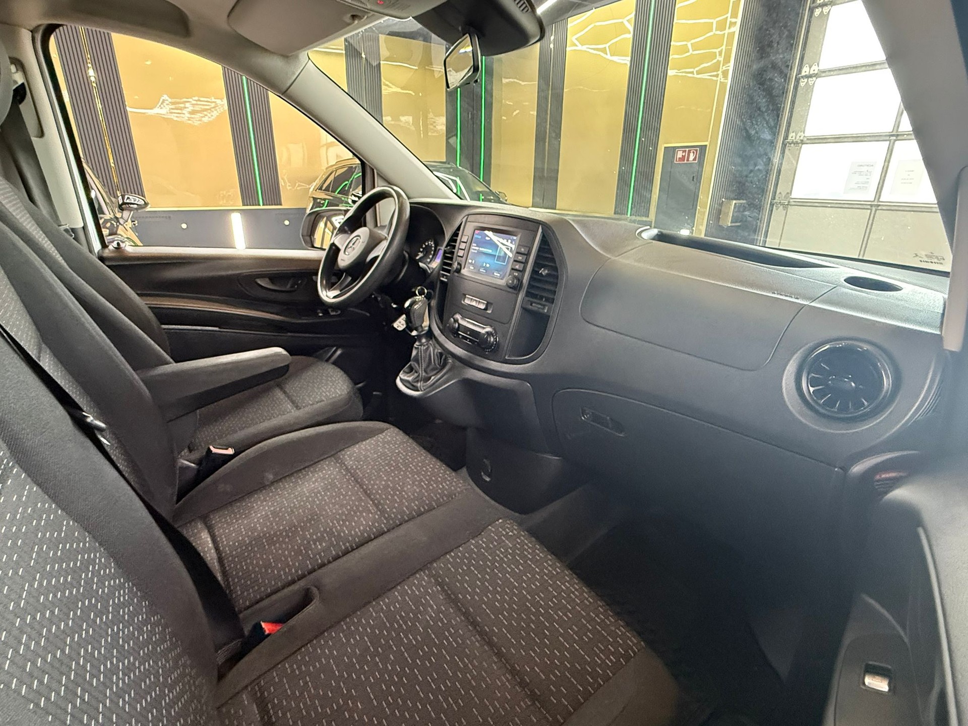 MERCEDES-BENZ Vito 110 CDI Lang FWD Pro-image-10