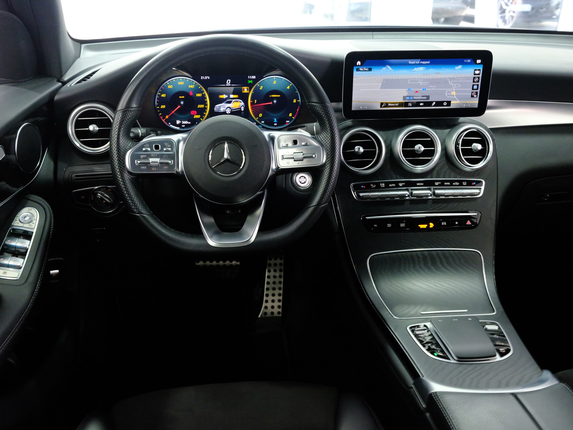 MERCEDES-BENZ GLC 220 d AMG Line 4Matic 9G-Tronic-image-12