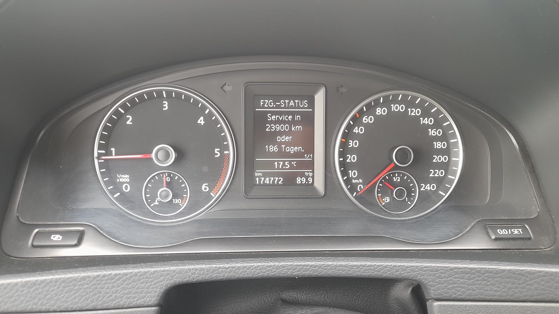 VW T5 Multivan 2.0 TDI CR Family Team 4Motion-image-4