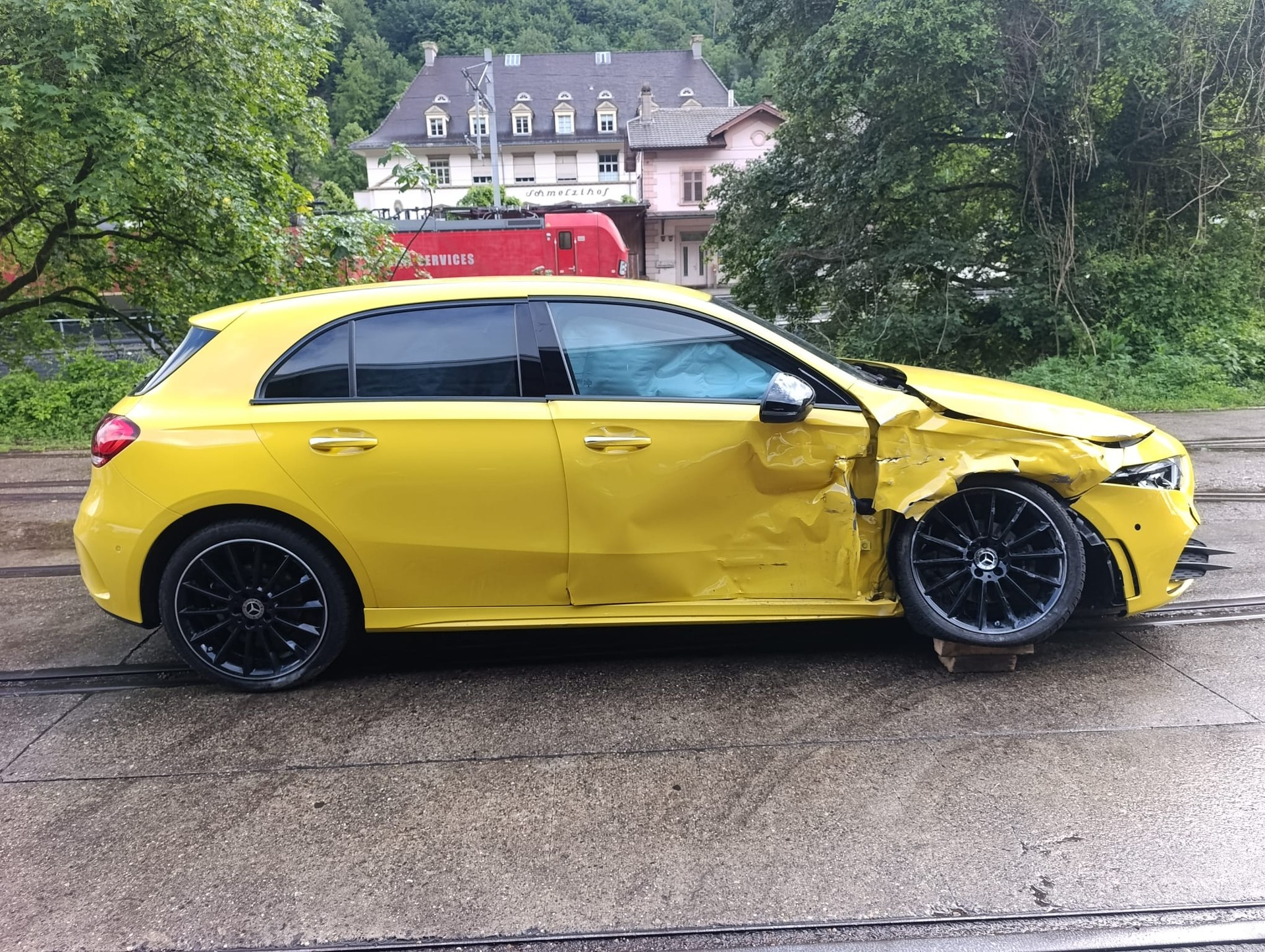 MERCEDES-BENZ A 200 4Matic AMG Line 8G-DCT-image-5