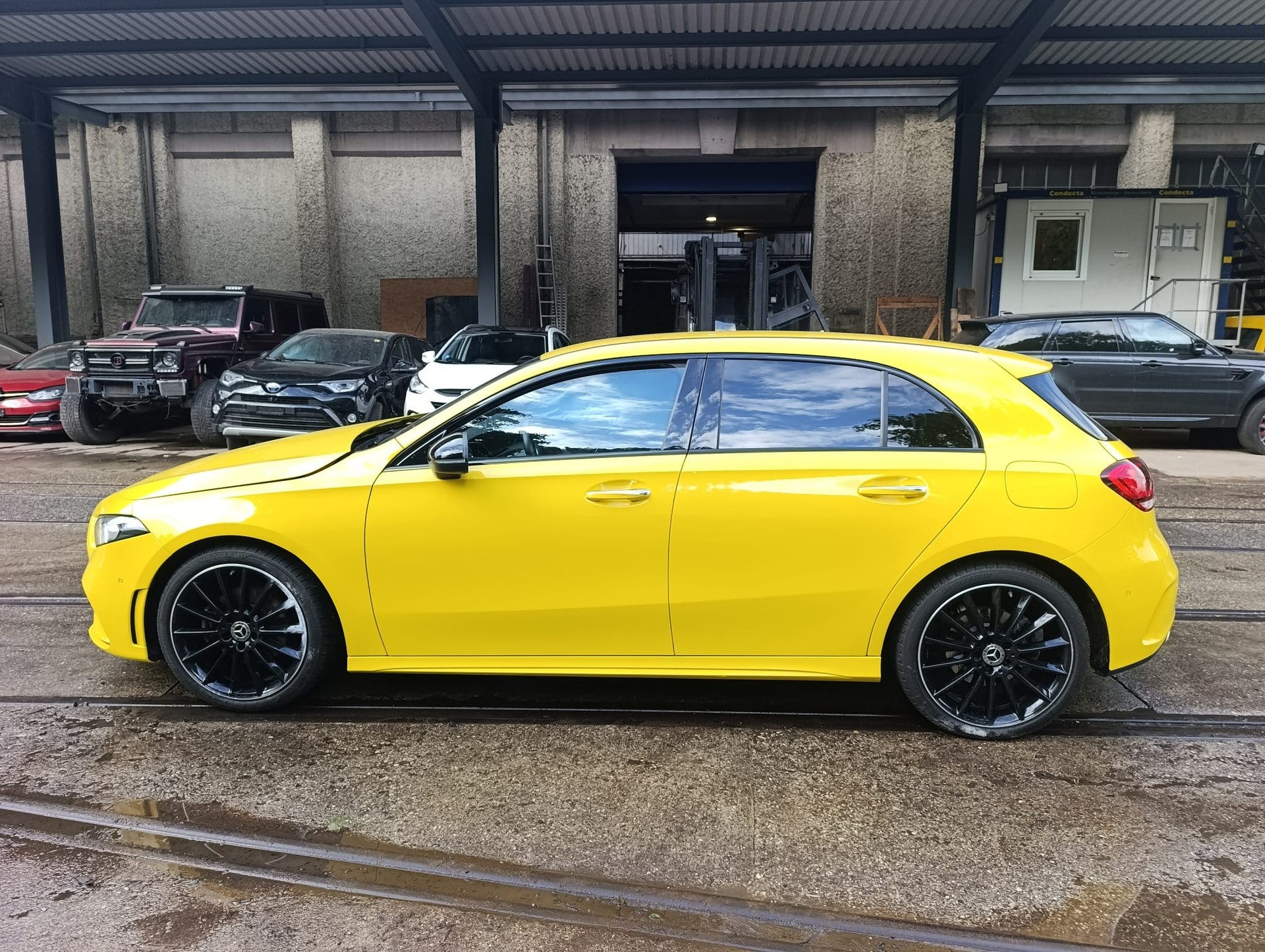 MERCEDES-BENZ A 200 4Matic AMG Line 8G-DCT-image-4