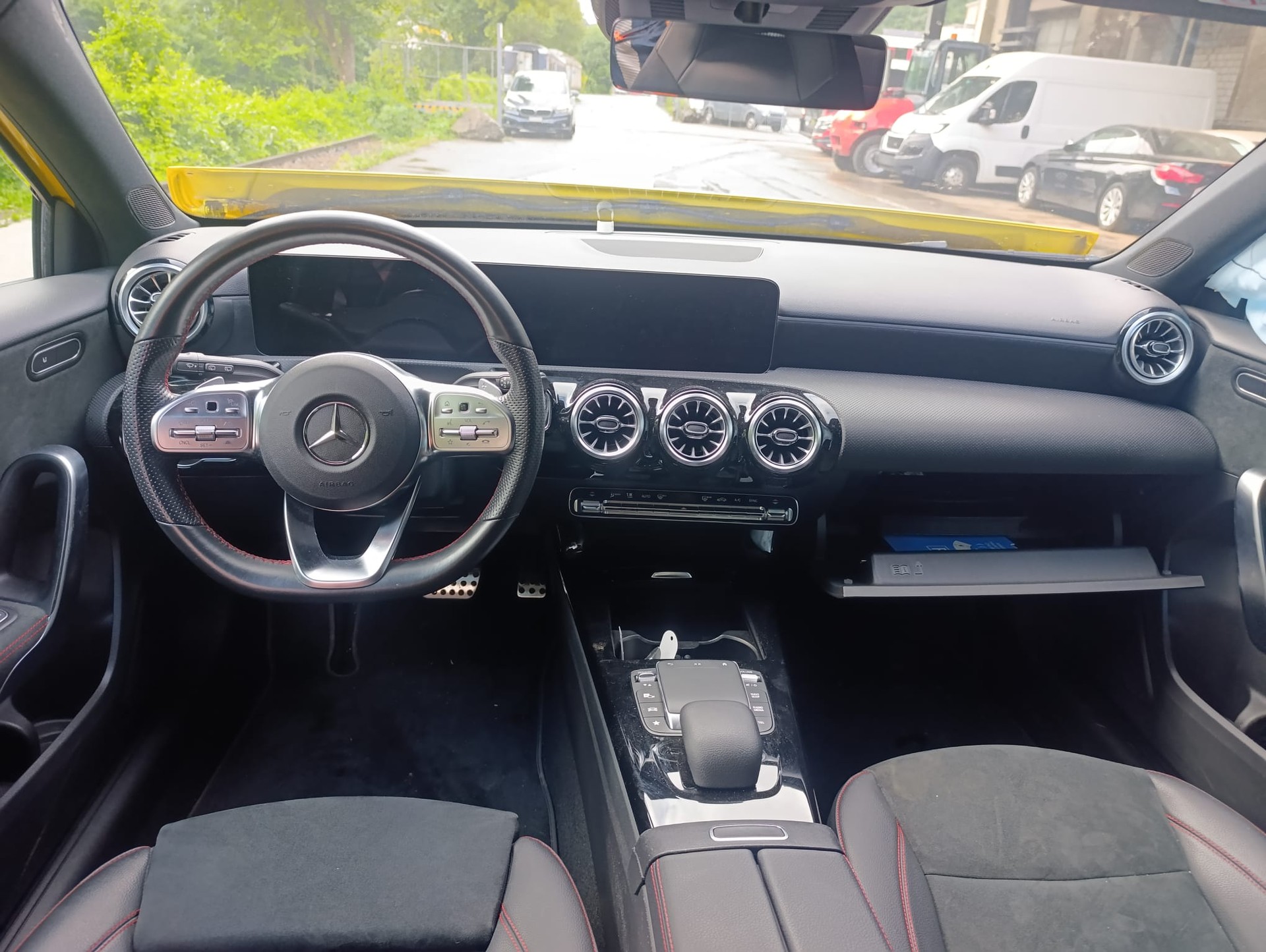MERCEDES-BENZ A 200 4Matic AMG Line 8G-DCT-image-10