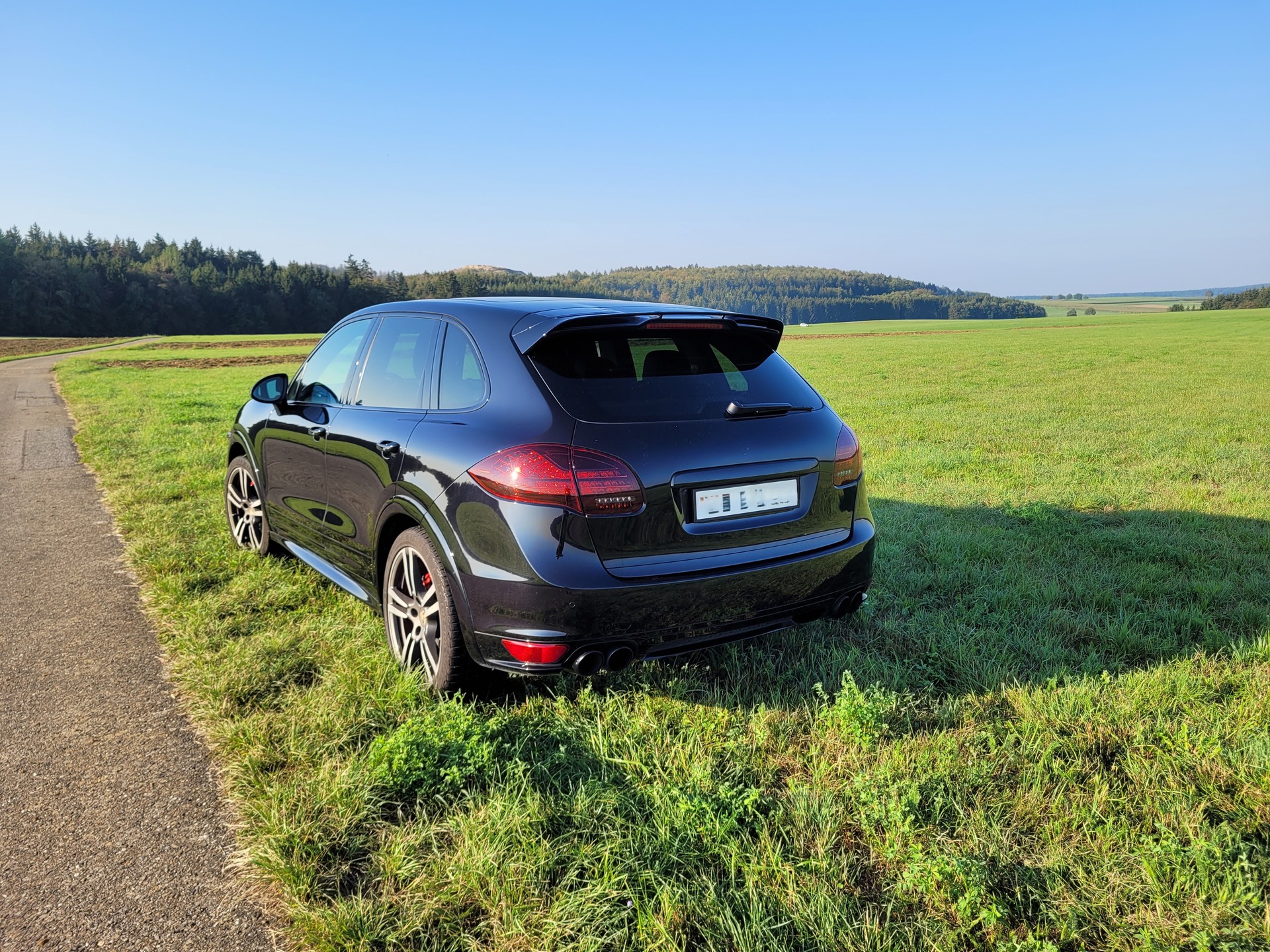 PORSCHE 4.8 V8 GTS TipT-image-2